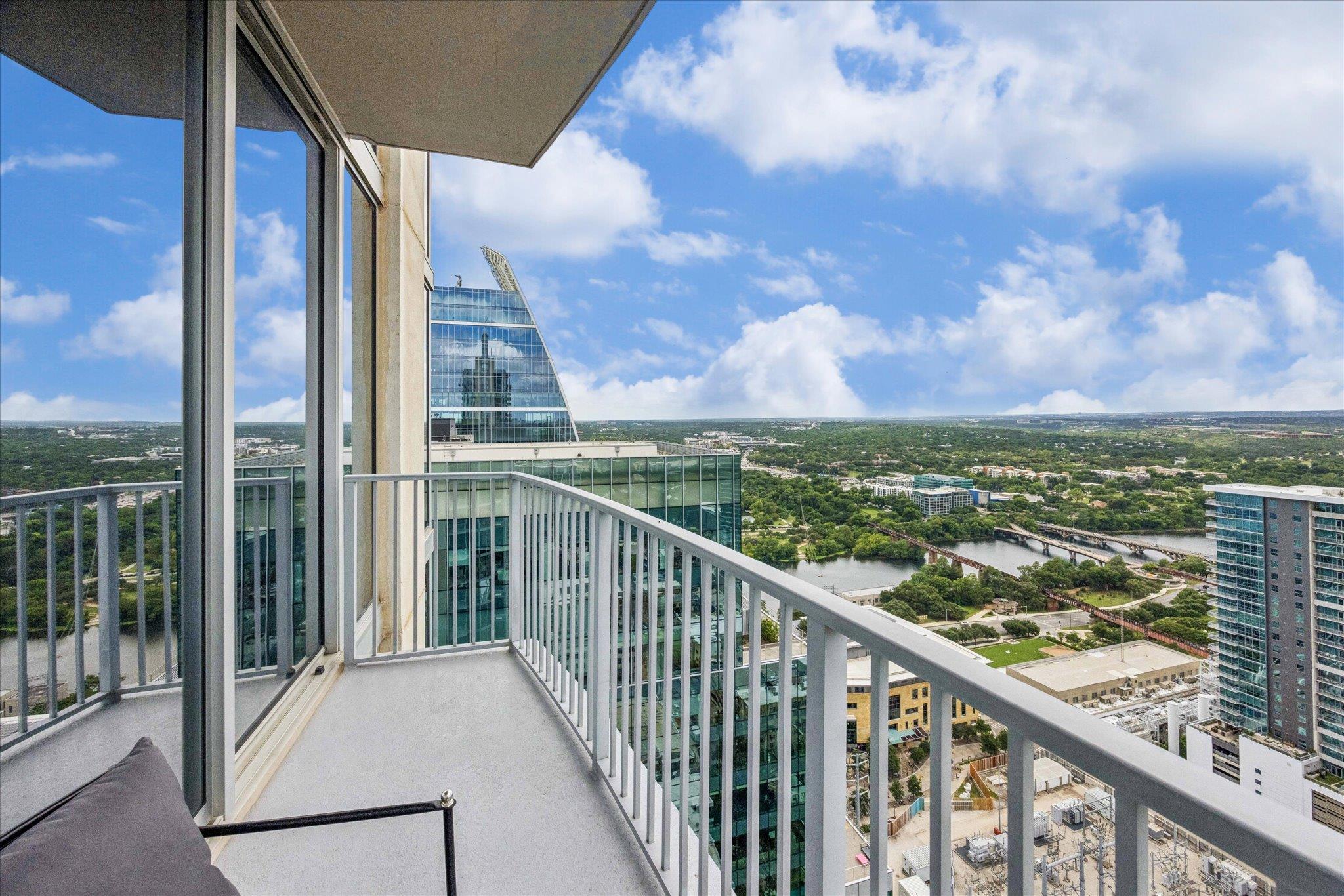 360 Nueces ST # 3702