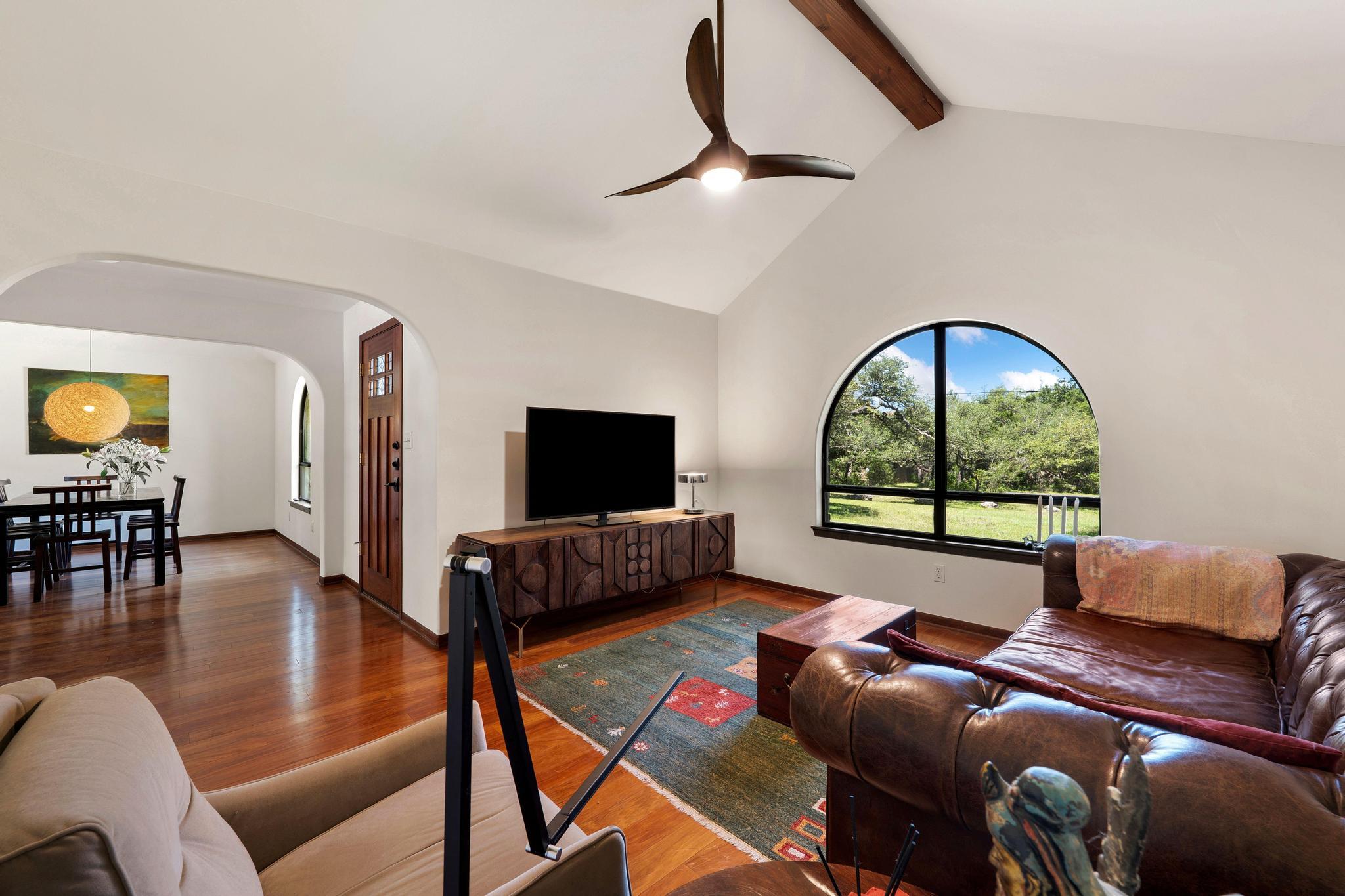 105 N Laurelwood DR