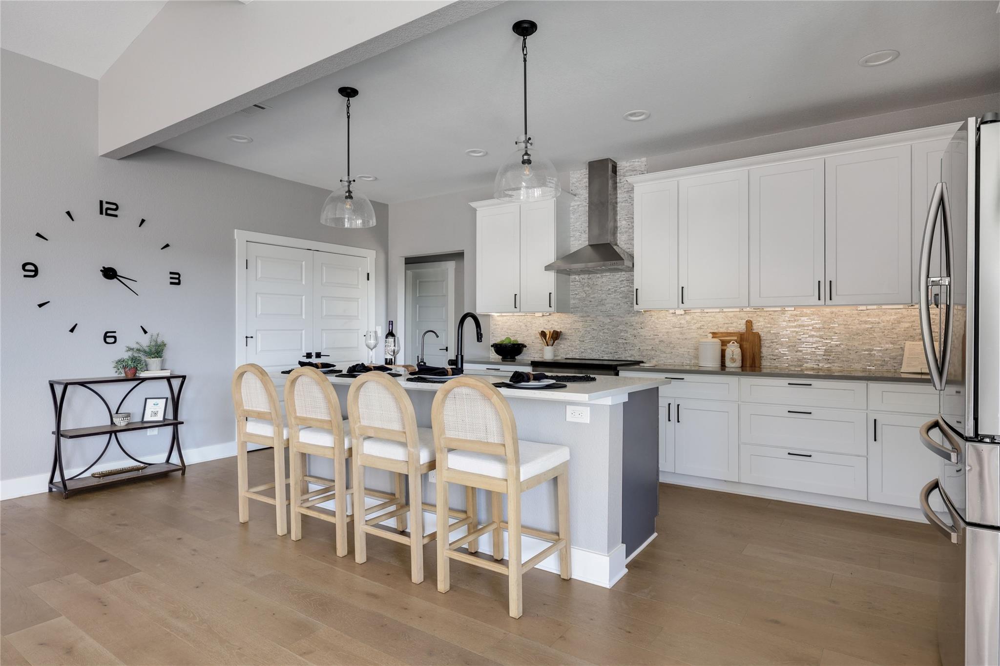 20800 Jones CV