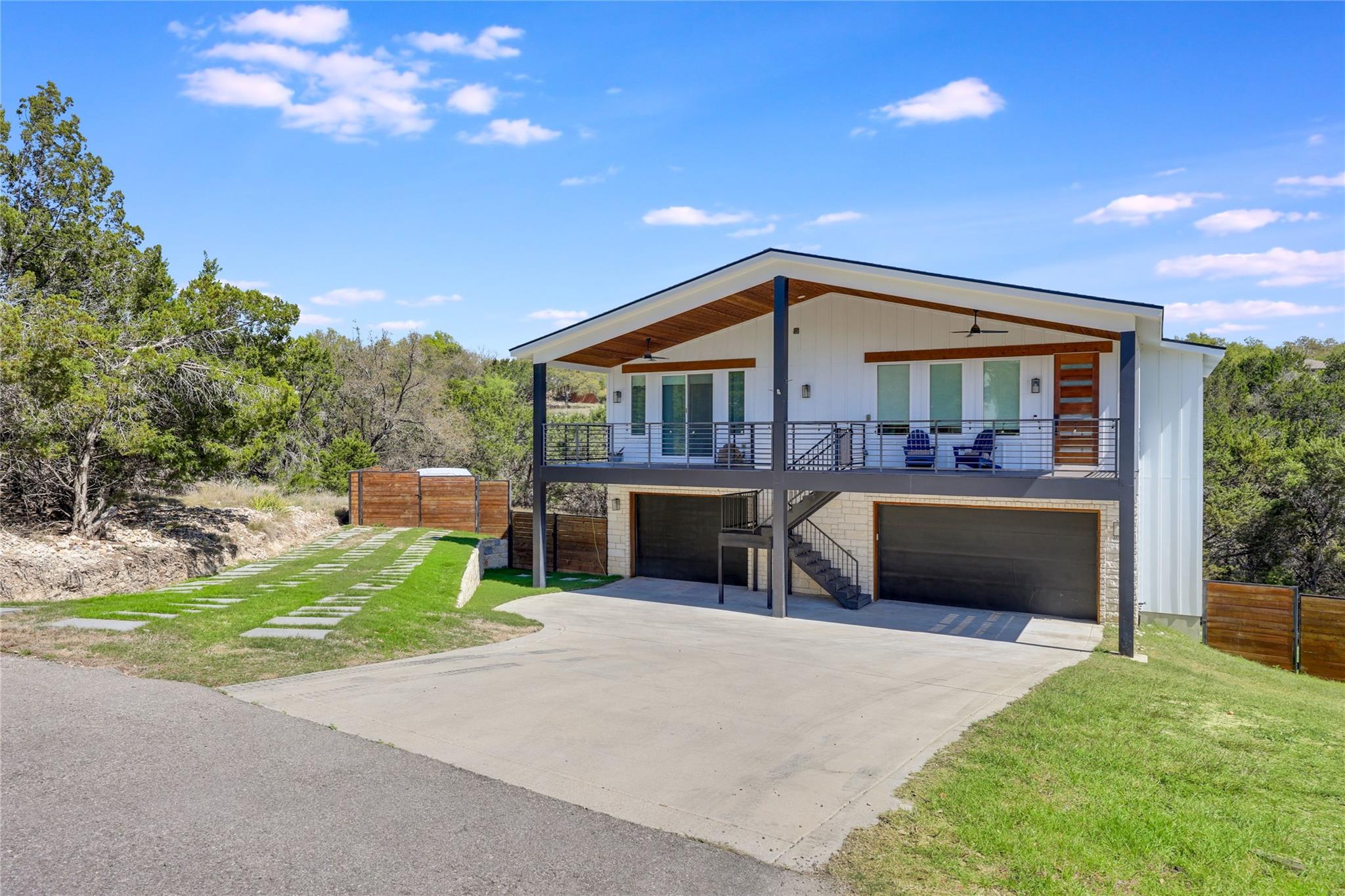 20800 Jones CV
