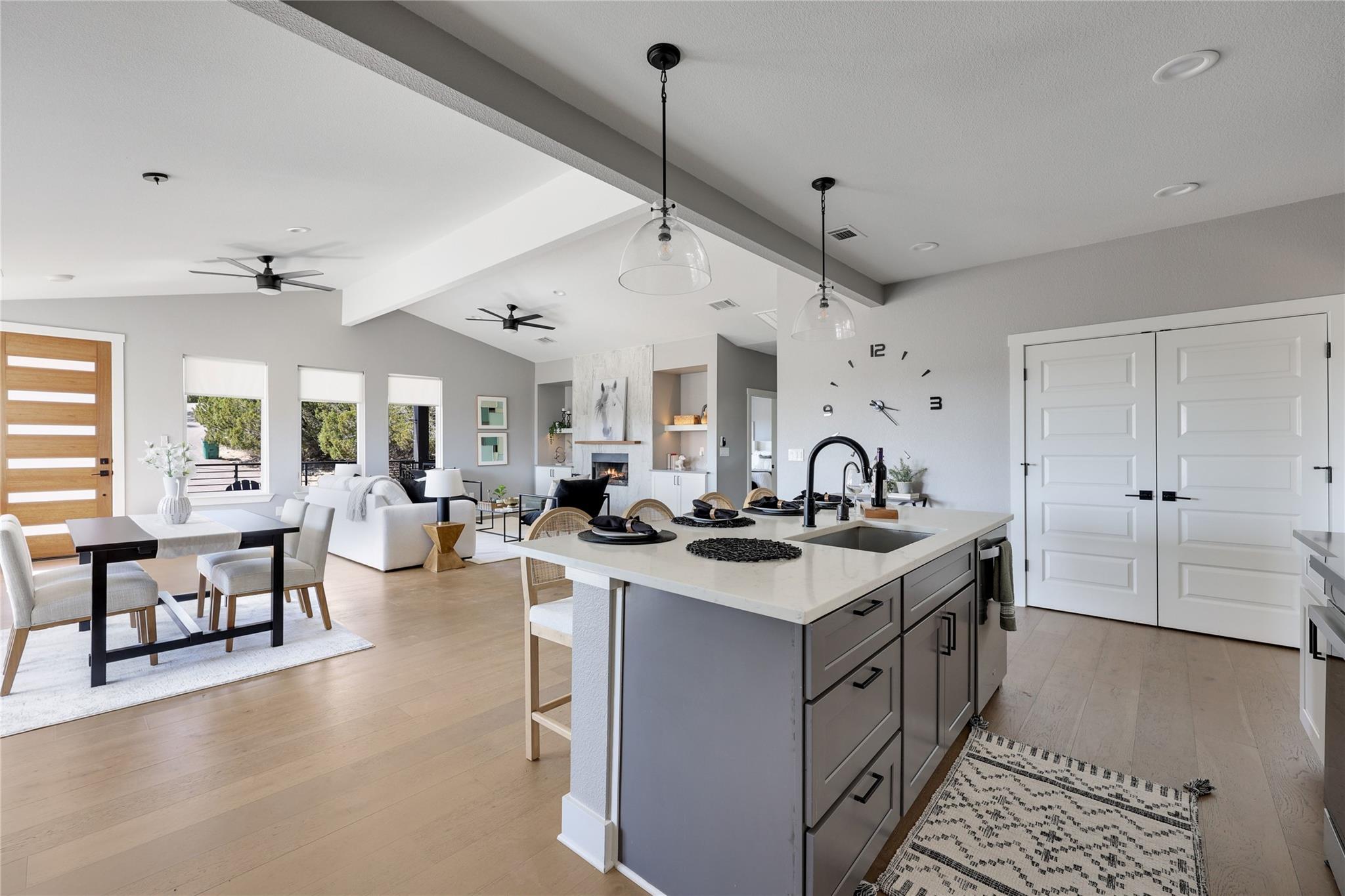 20800 Jones CV