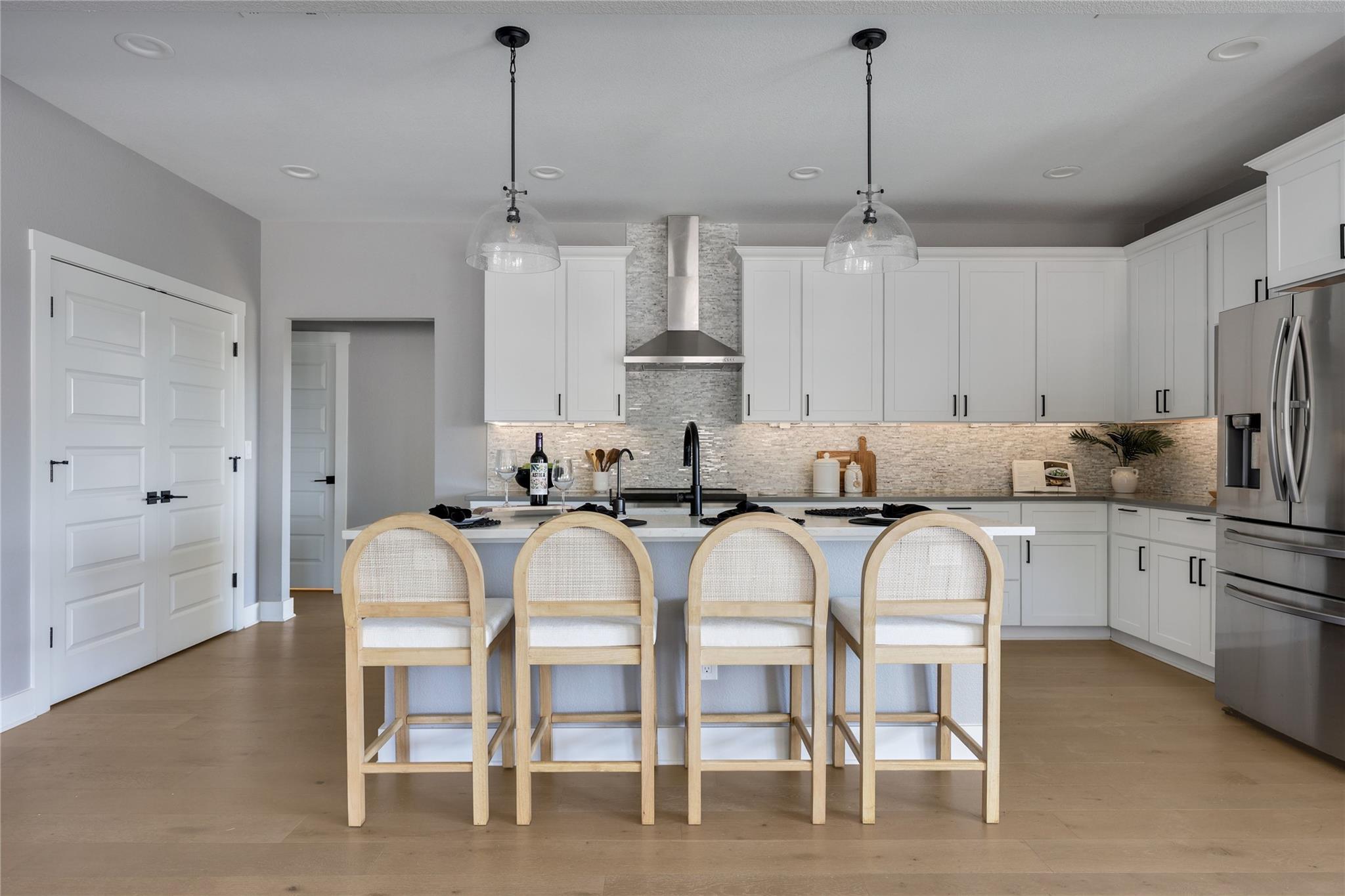 20800 Jones CV