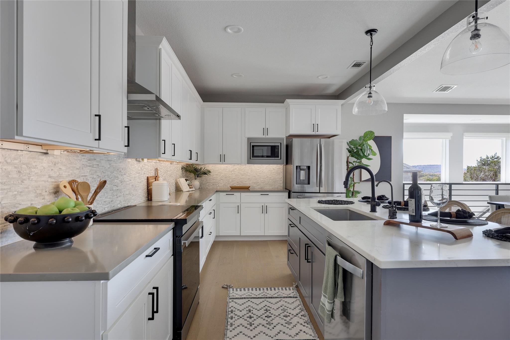 20800 Jones CV