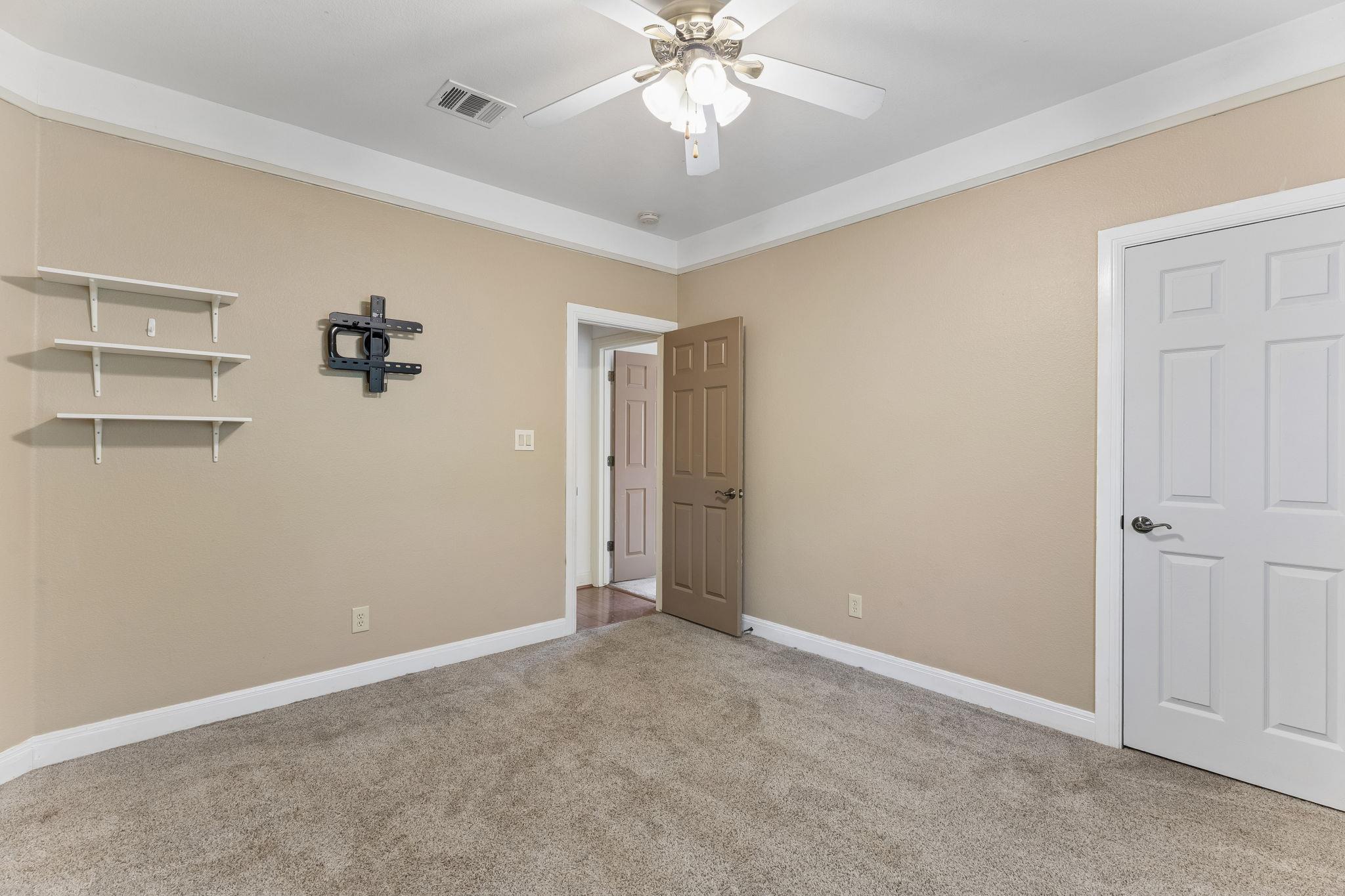 138 Papawai DR