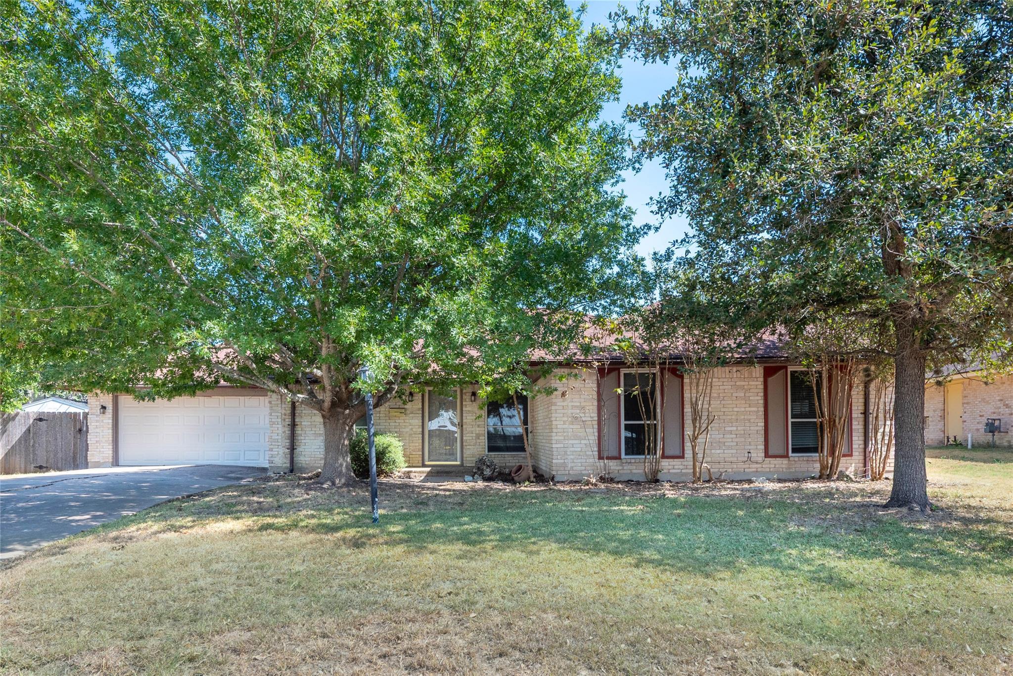 5505 Pendleton LN