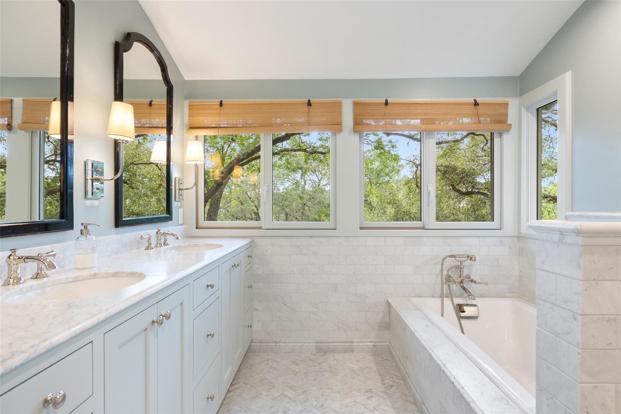 3608 Edgemont DR