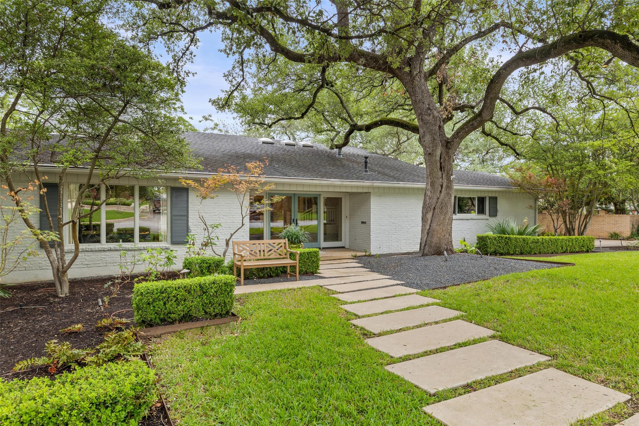 3608 Edgemont DR