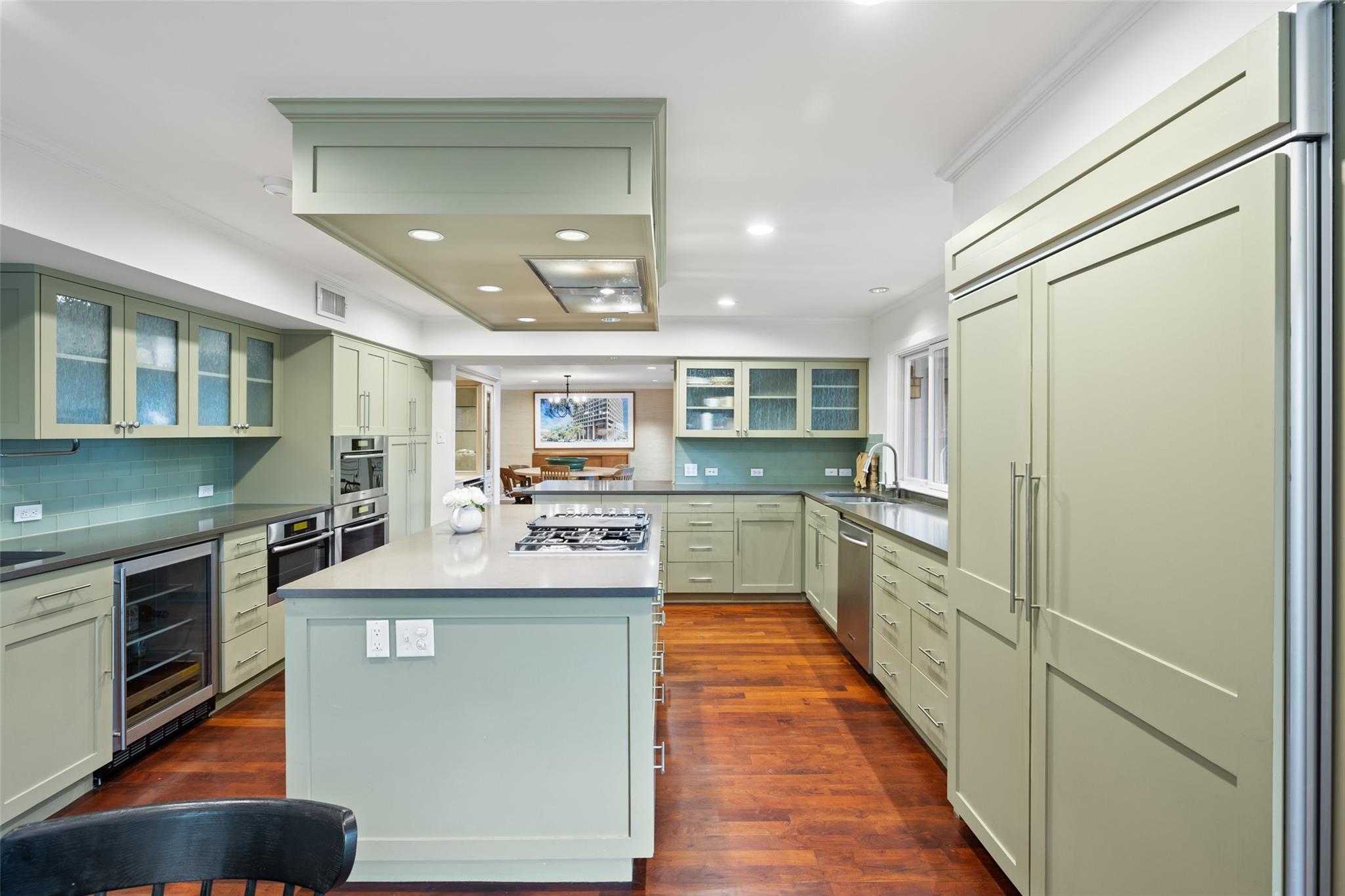 3608 Edgemont DR