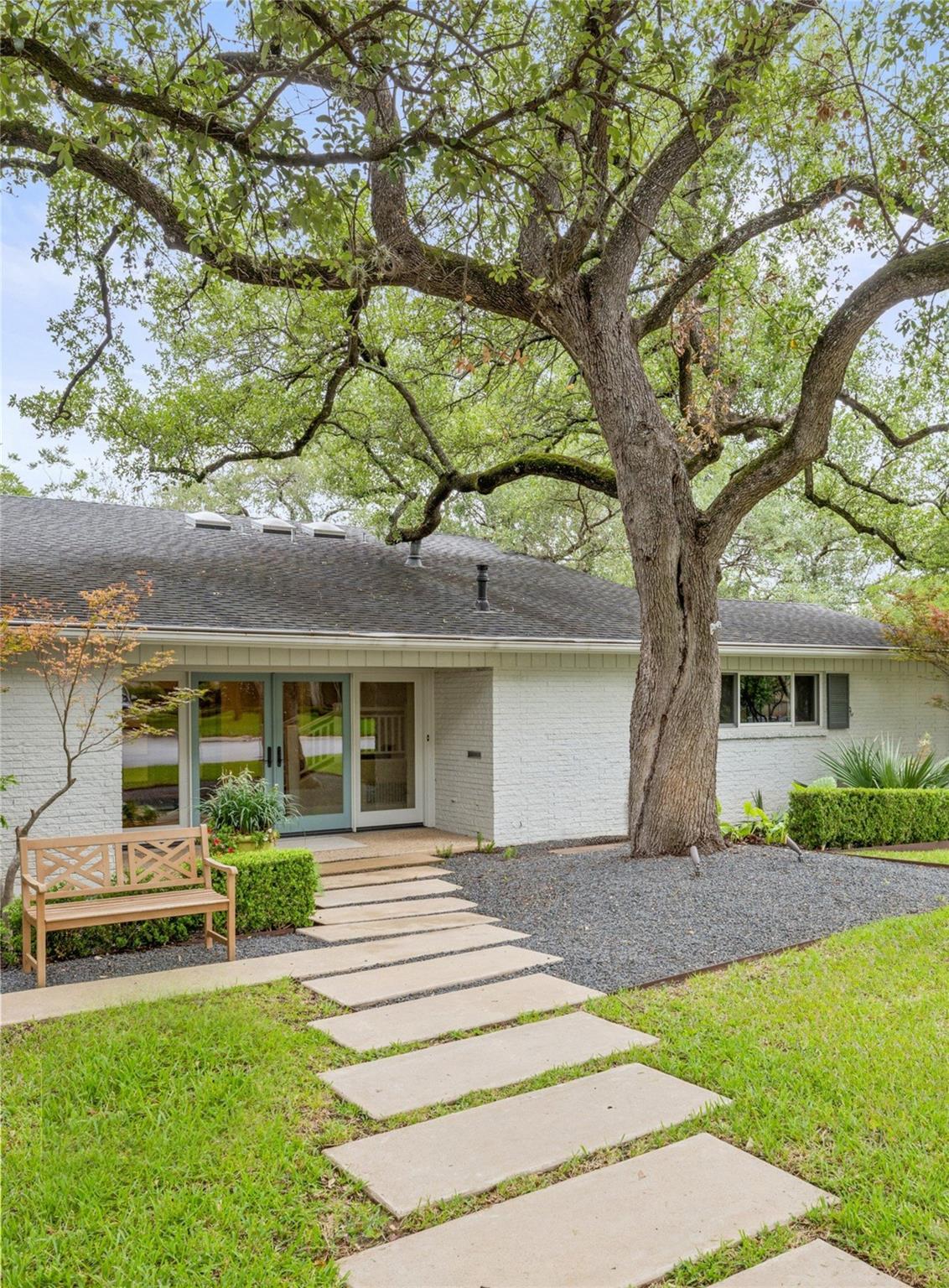 3608 Edgemont DR