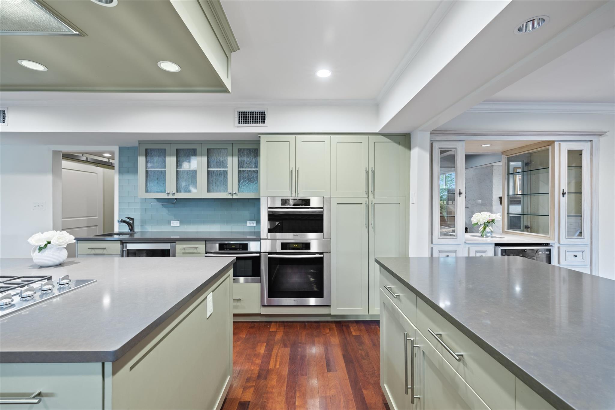 3608 Edgemont DR