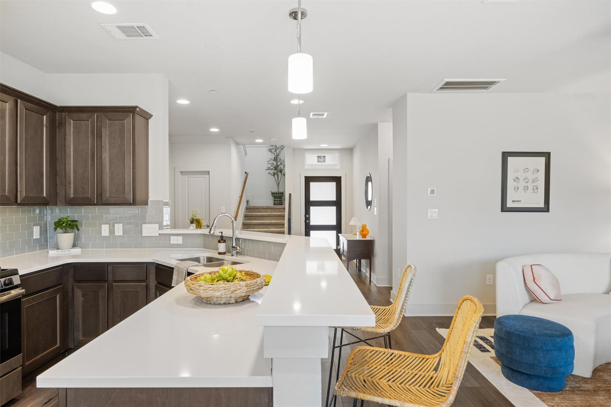 2056 Local Rebel LOOP