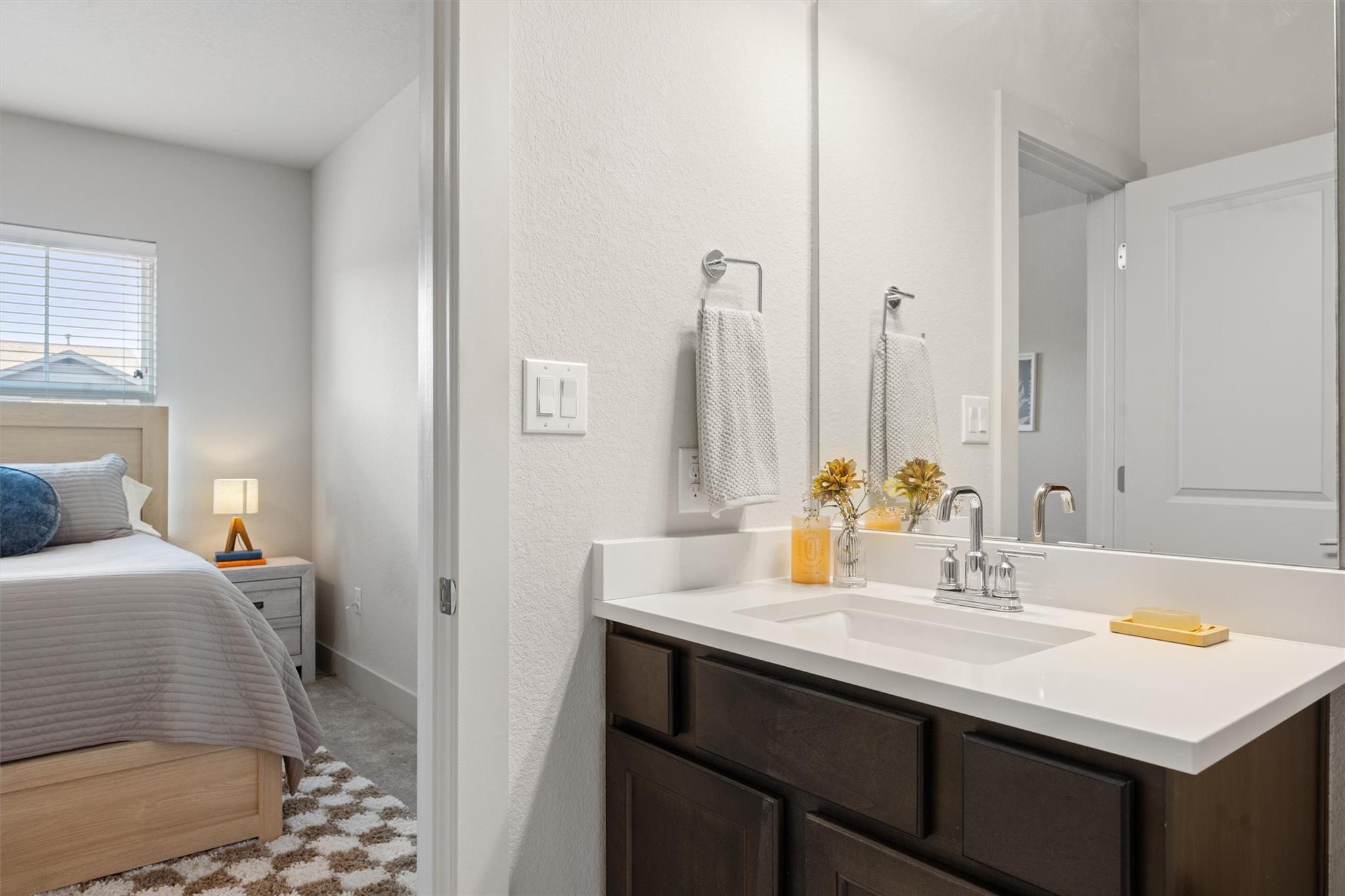 2056 Local Rebel LOOP