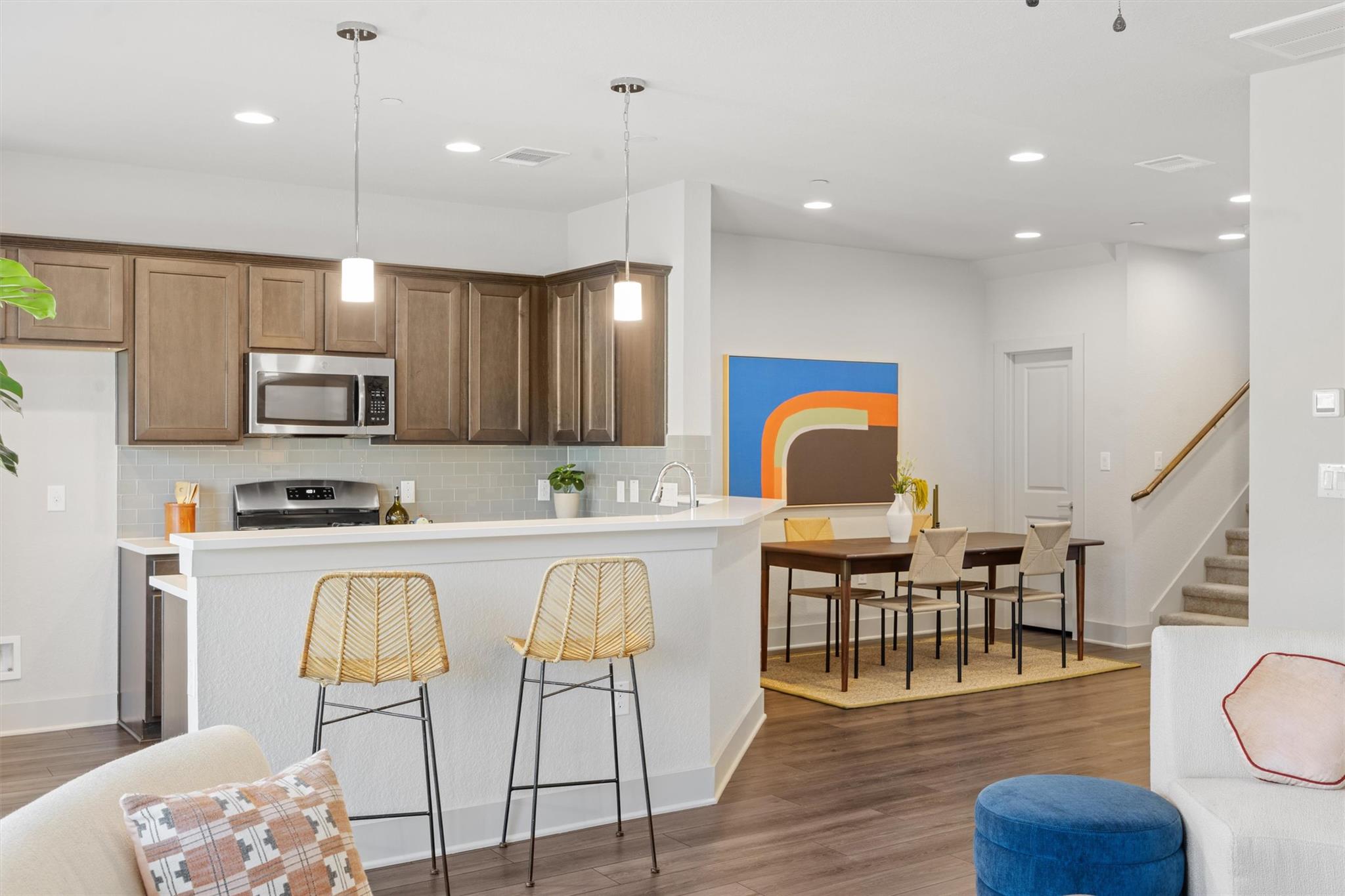 2056 Local Rebel LOOP