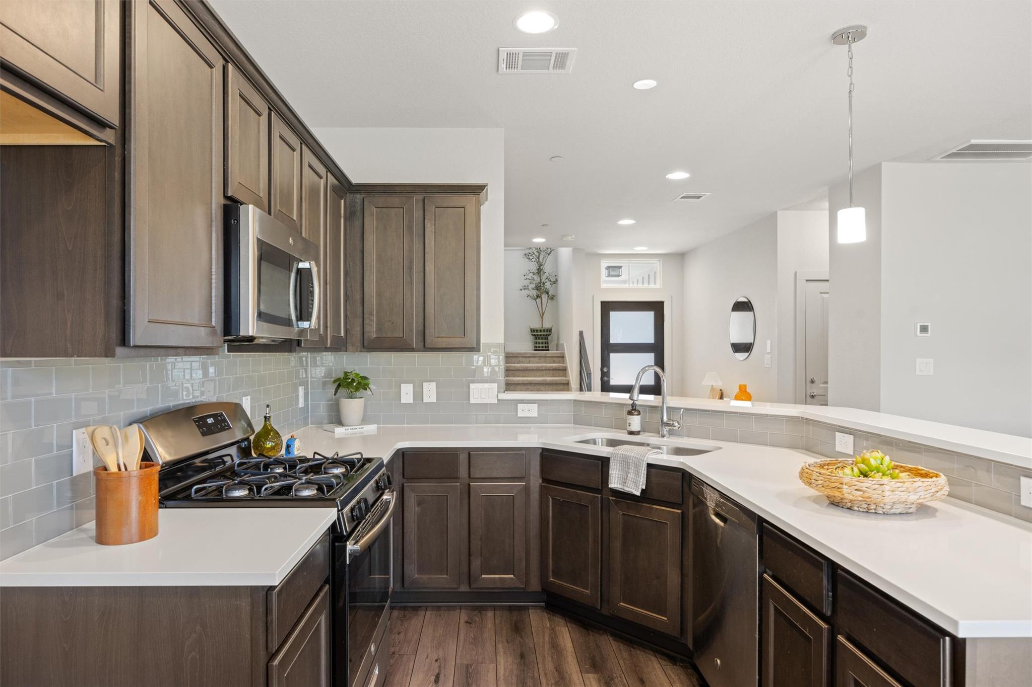 2056 Local Rebel LOOP