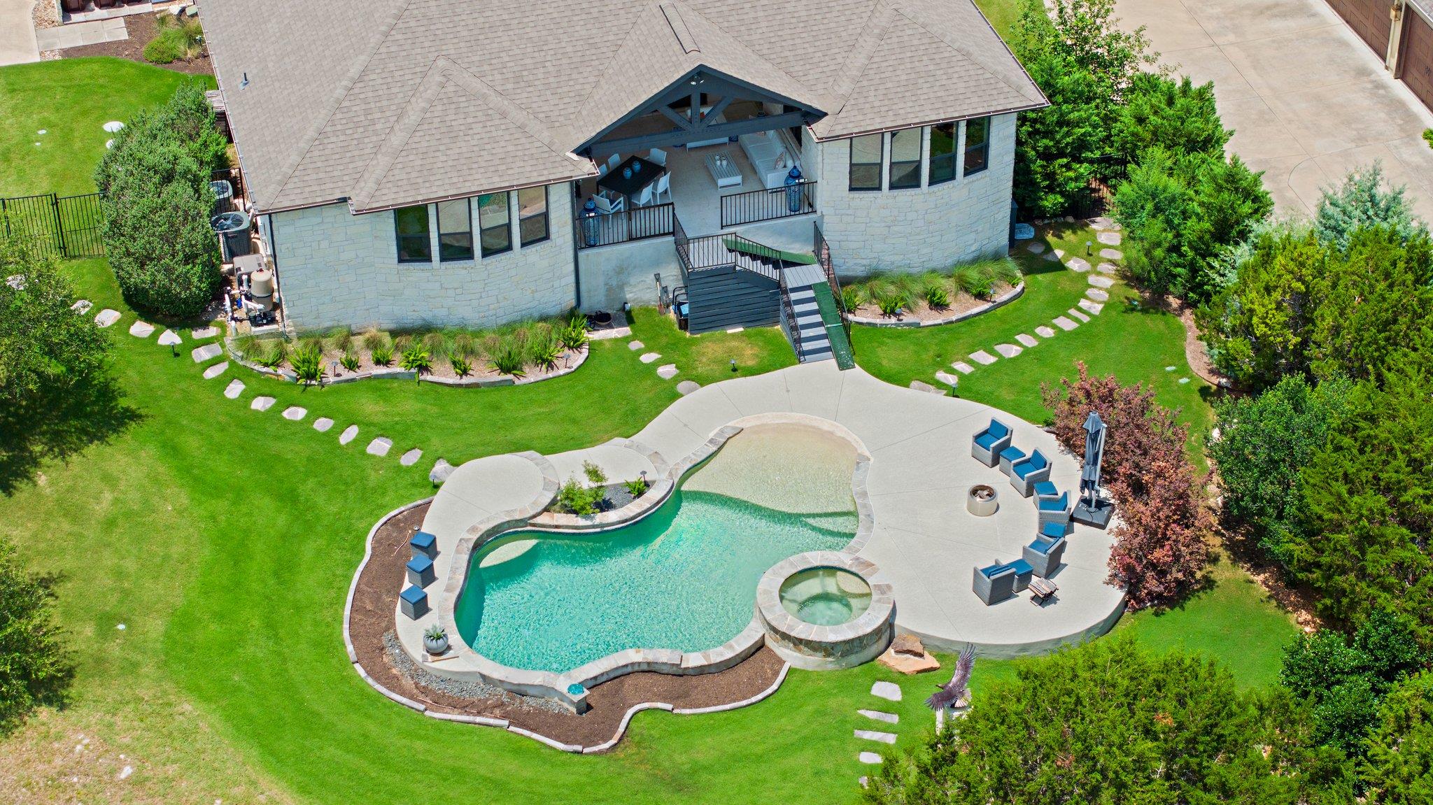 203 Blackstone CV