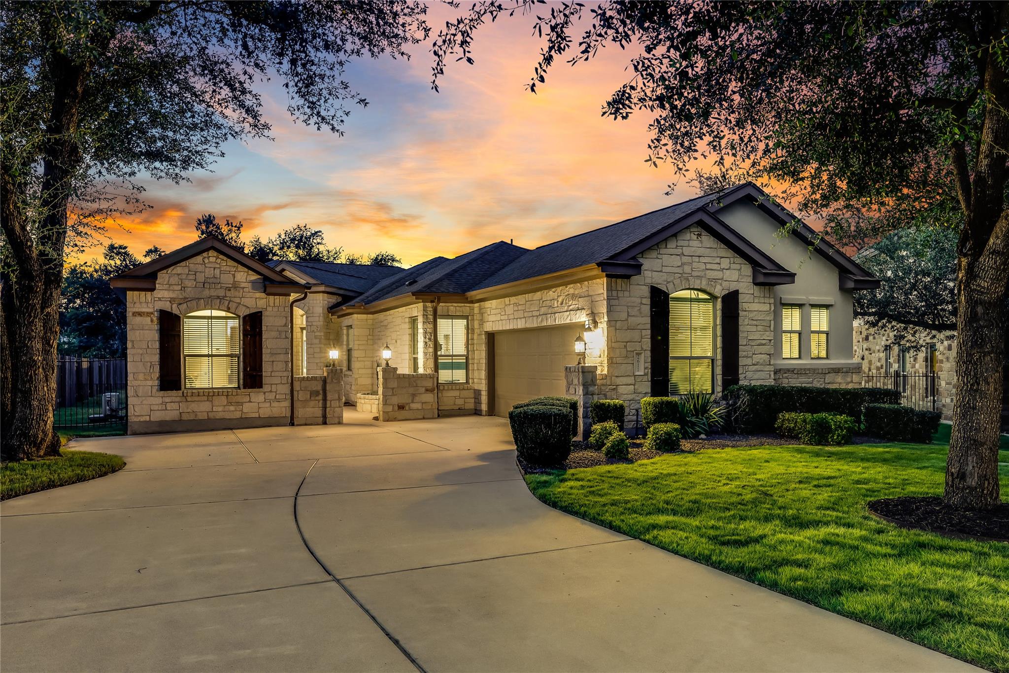 2611 Honey Springs LN