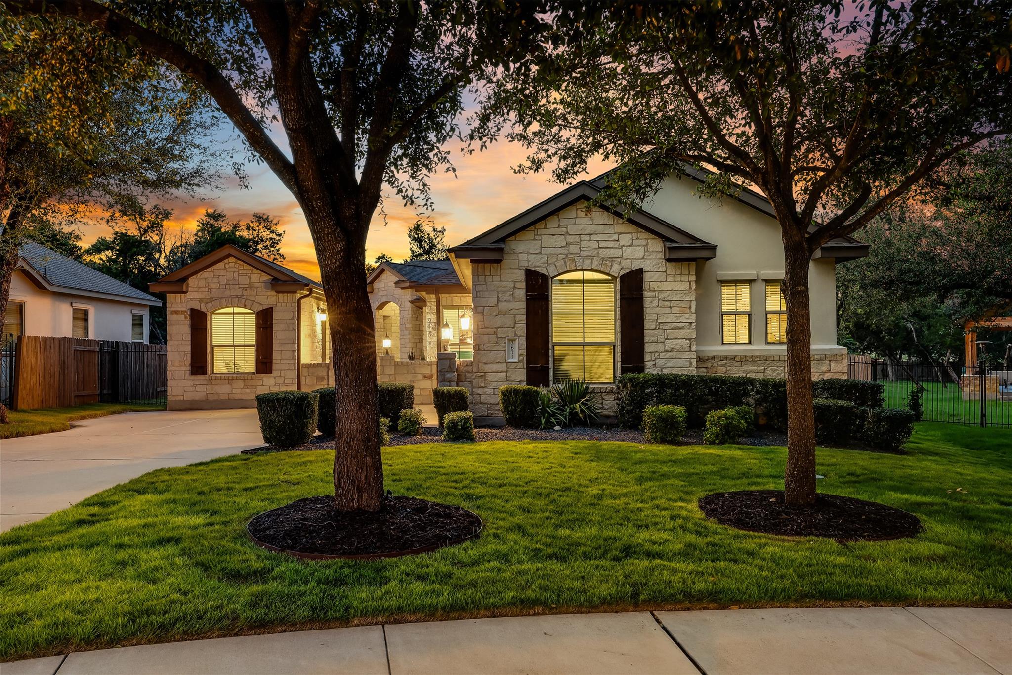2611 Honey Springs LN