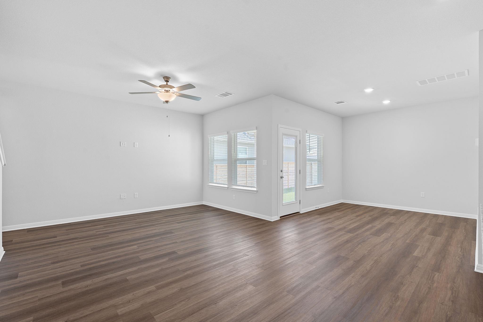 109 Zinnia LN