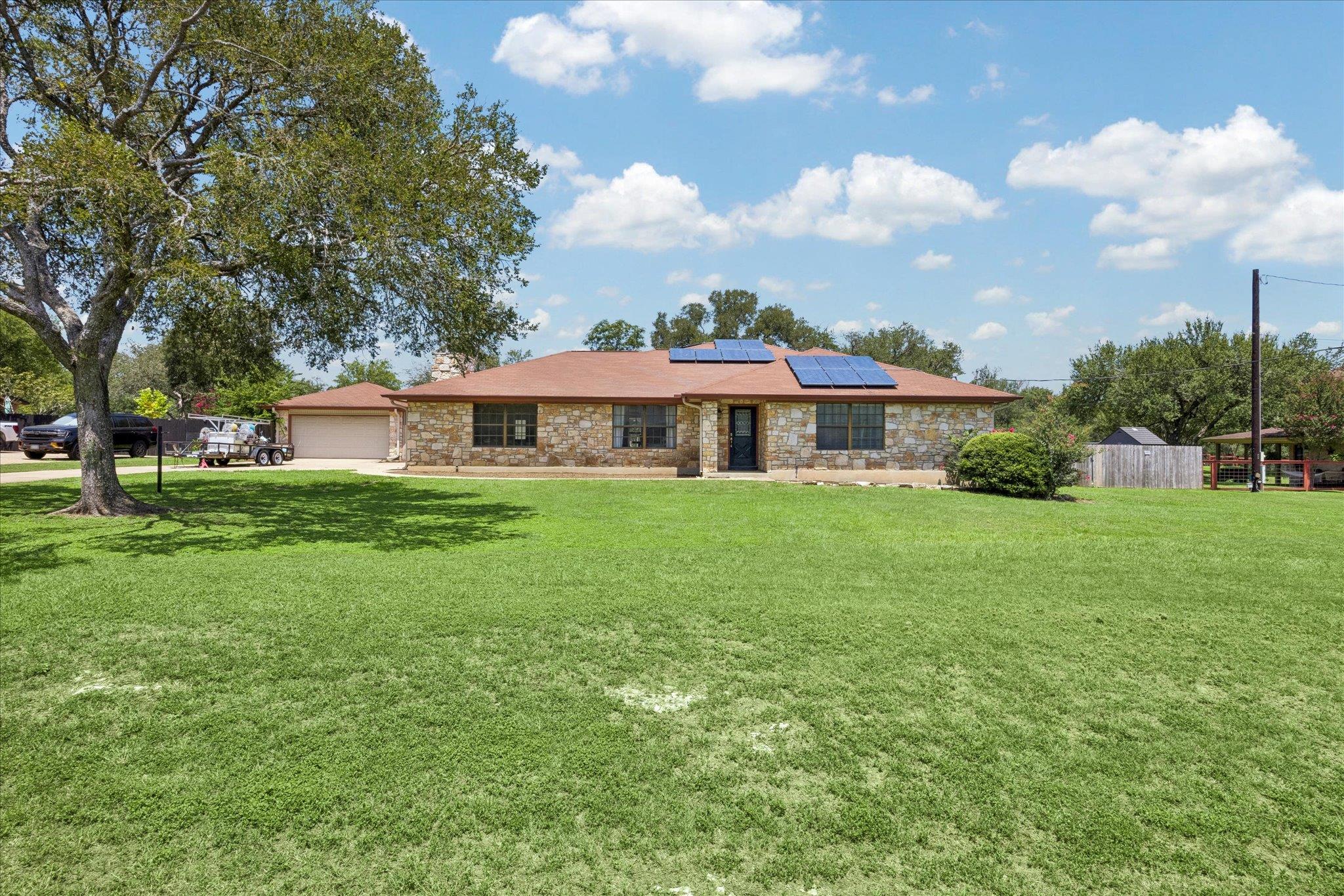 208 Maple DR