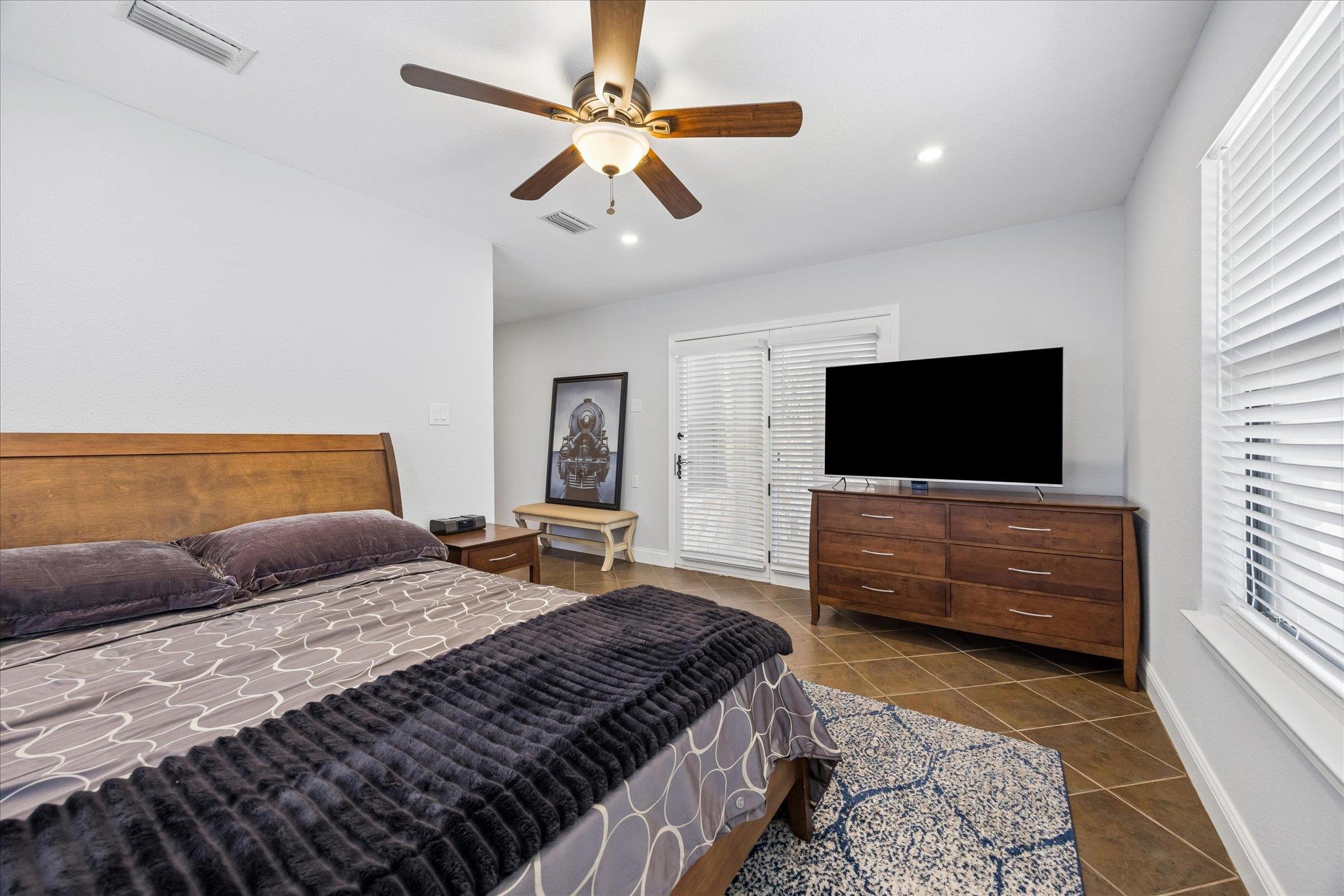 208 Maple DR