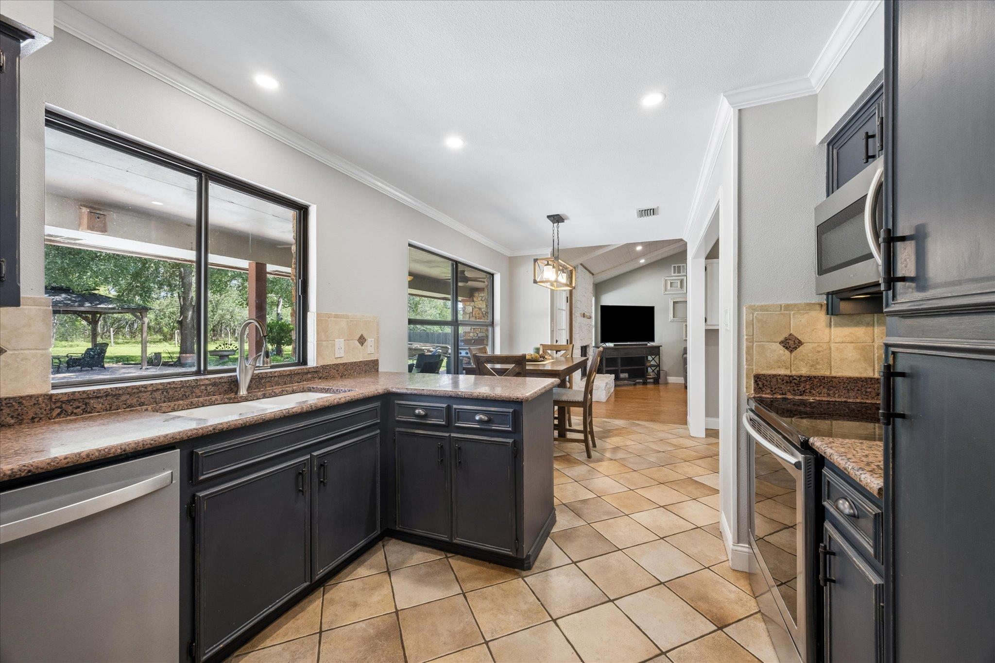 208 Maple DR