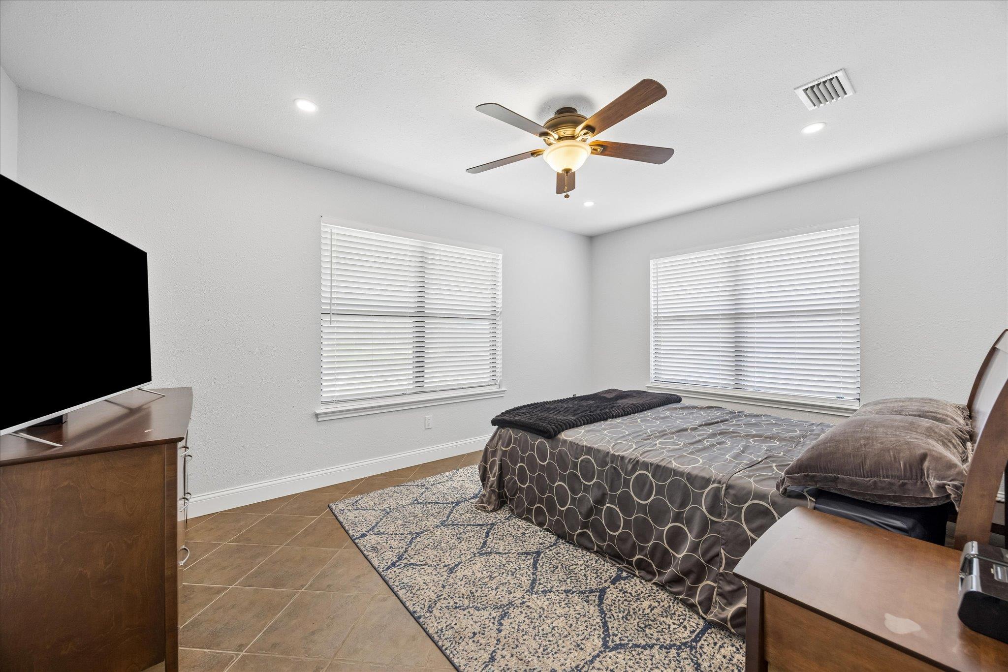 208 Maple DR