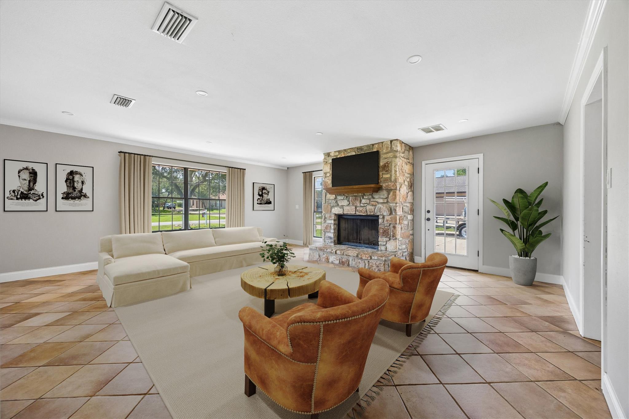 208 Maple DR