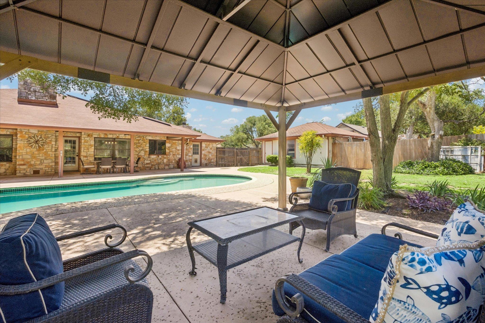 208 Maple DR
