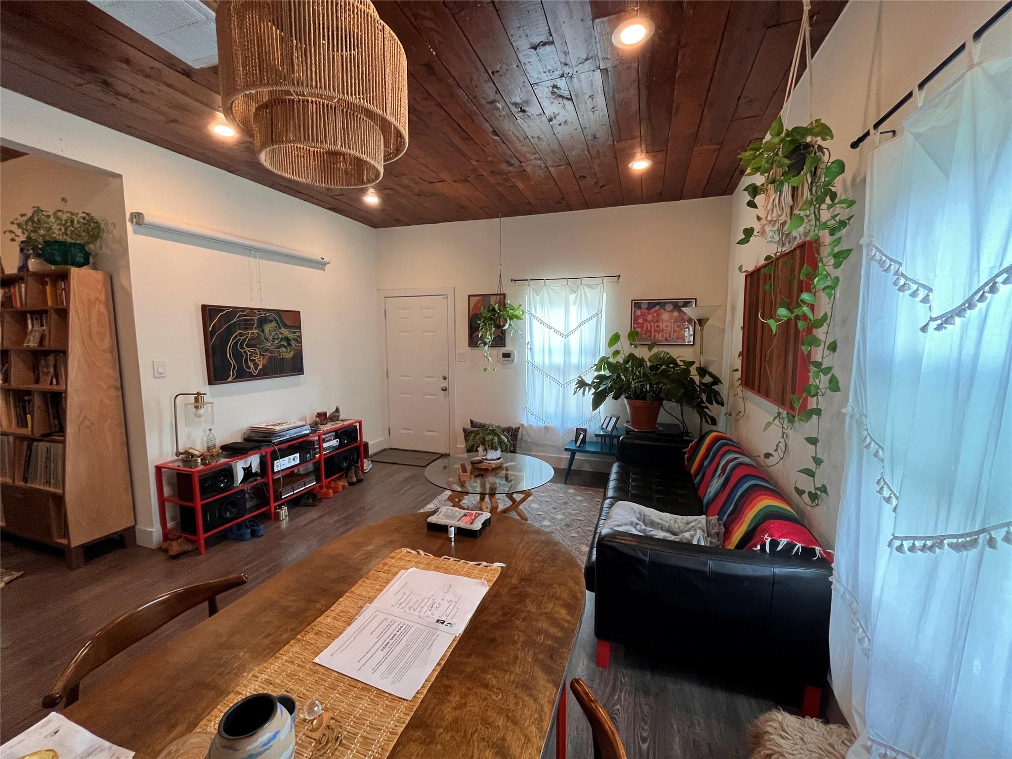 6311 Felix Ave