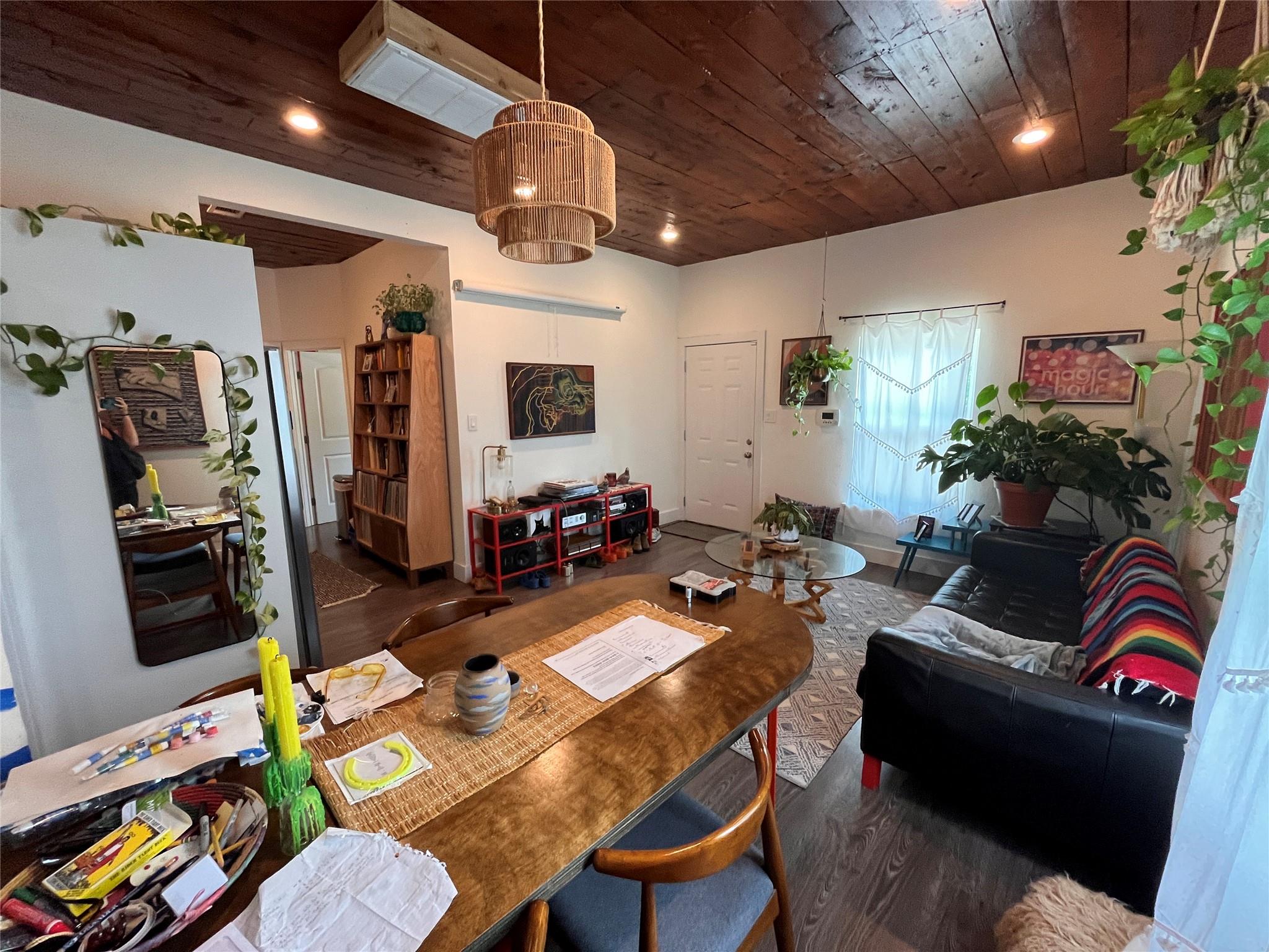 6311 Felix Ave