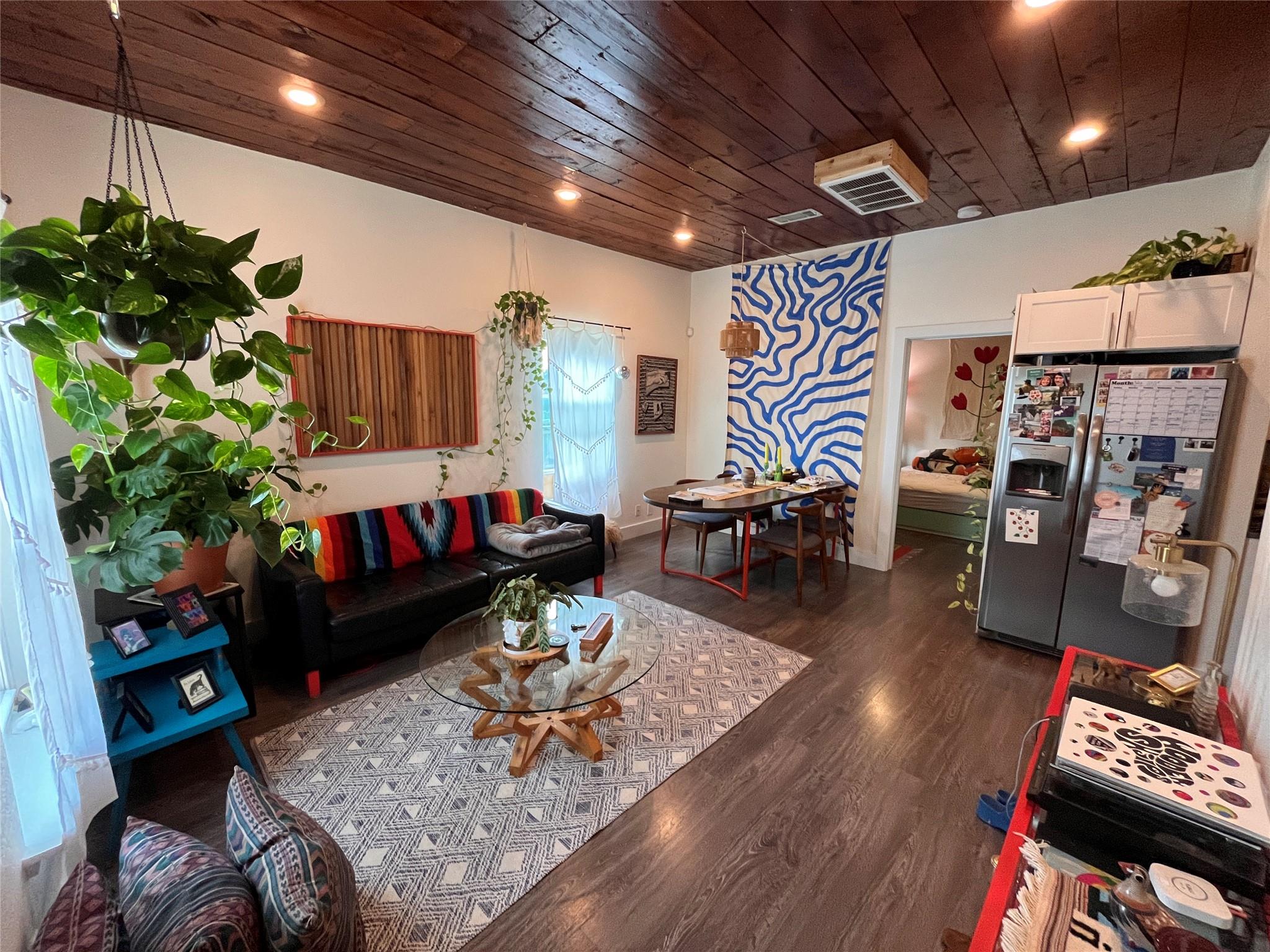 6311 Felix Ave
