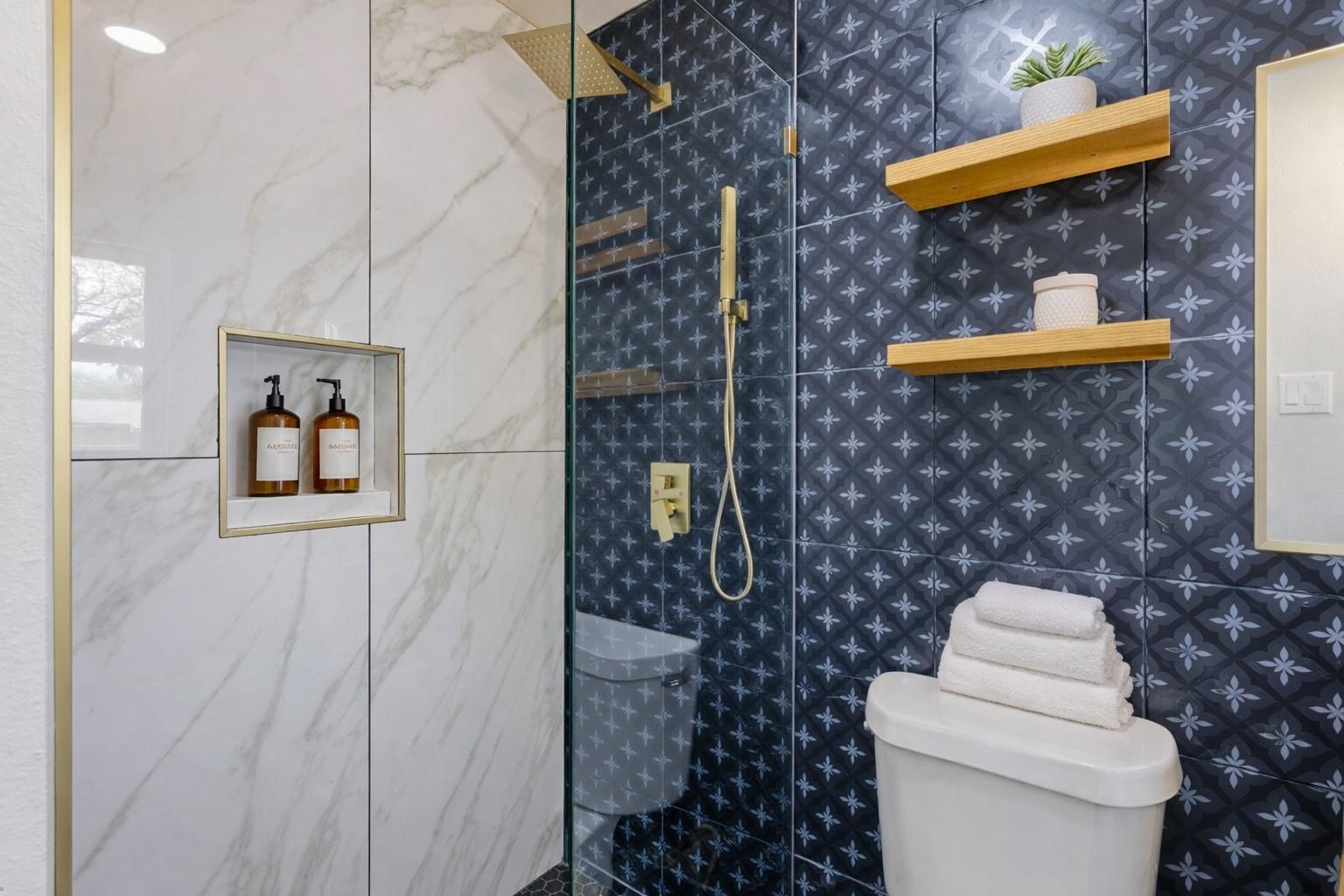 309 E Lola DR