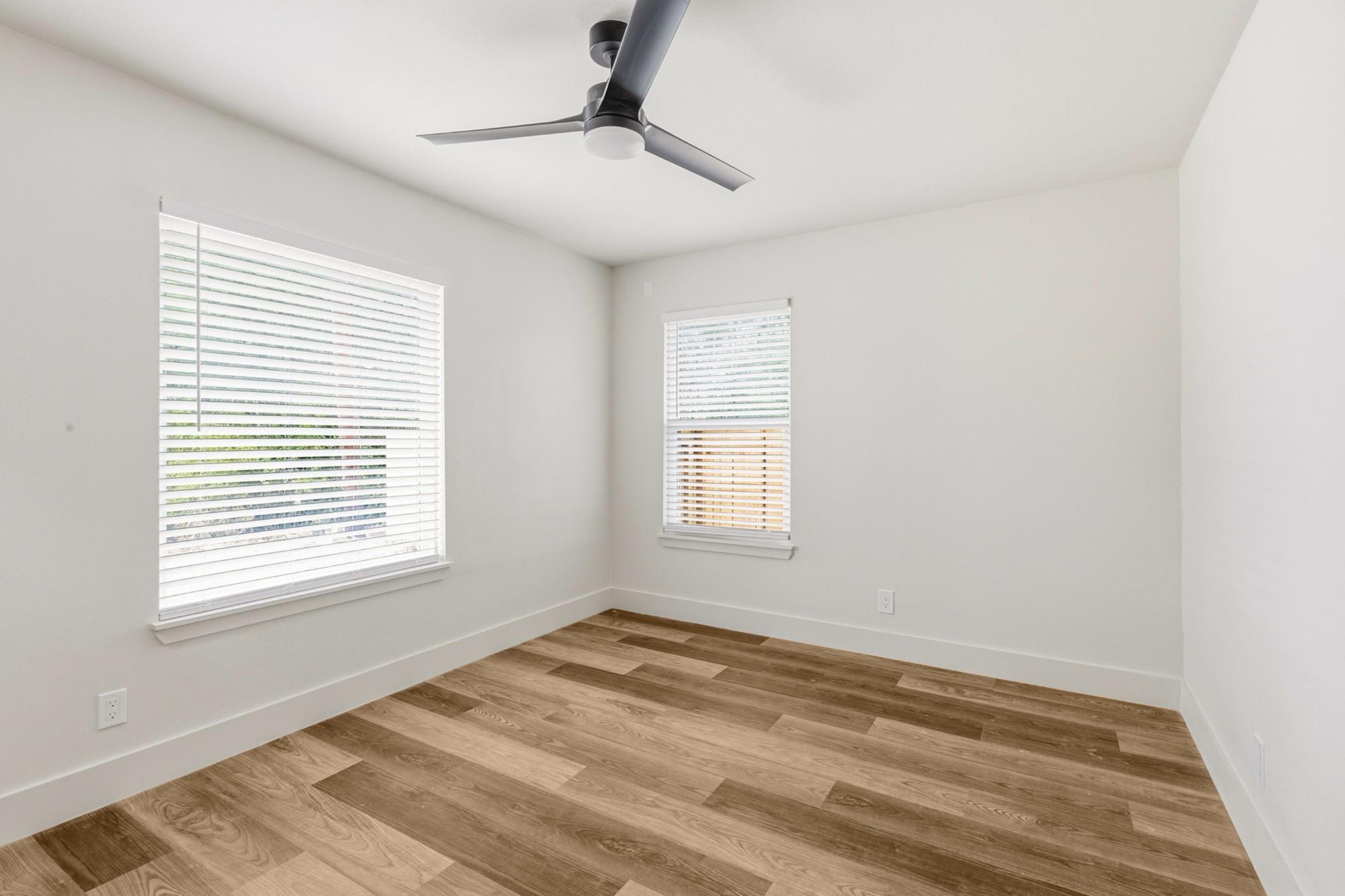 309 E Lola DR