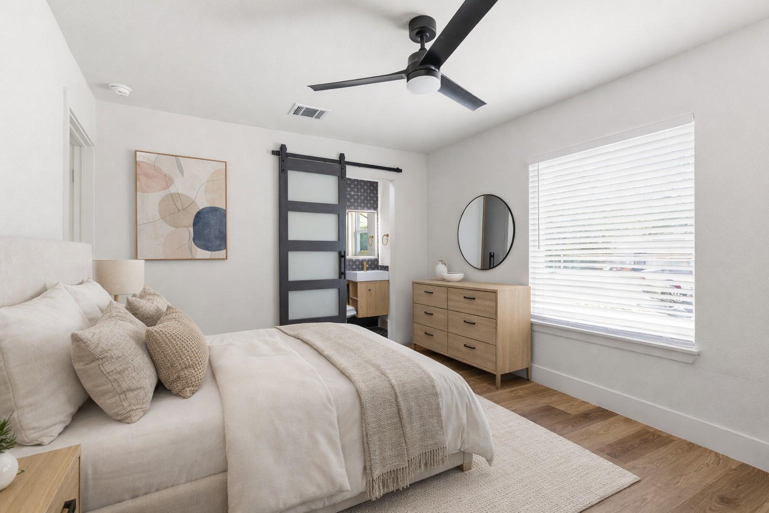 309 E Lola DR