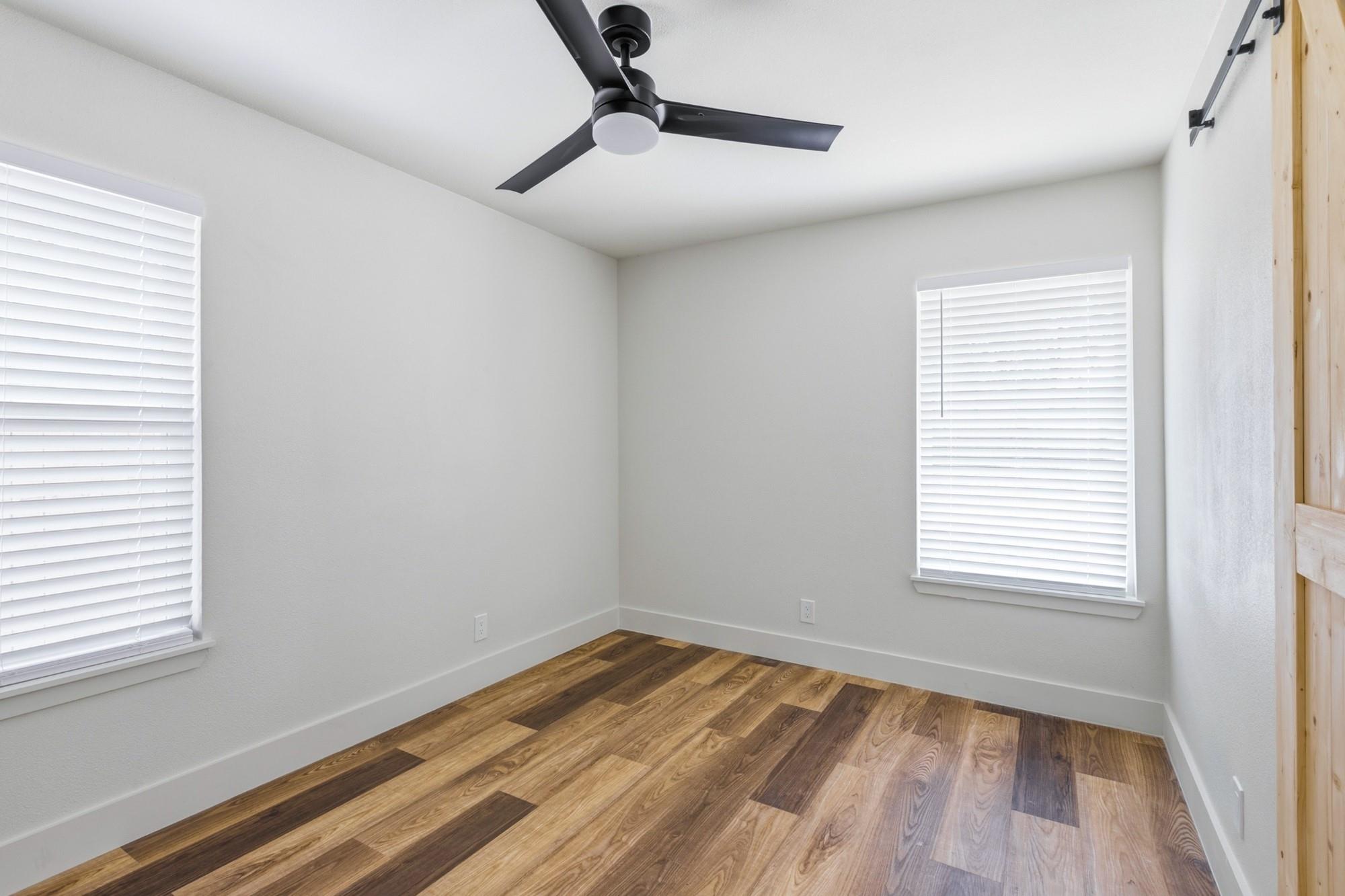 309 E Lola DR