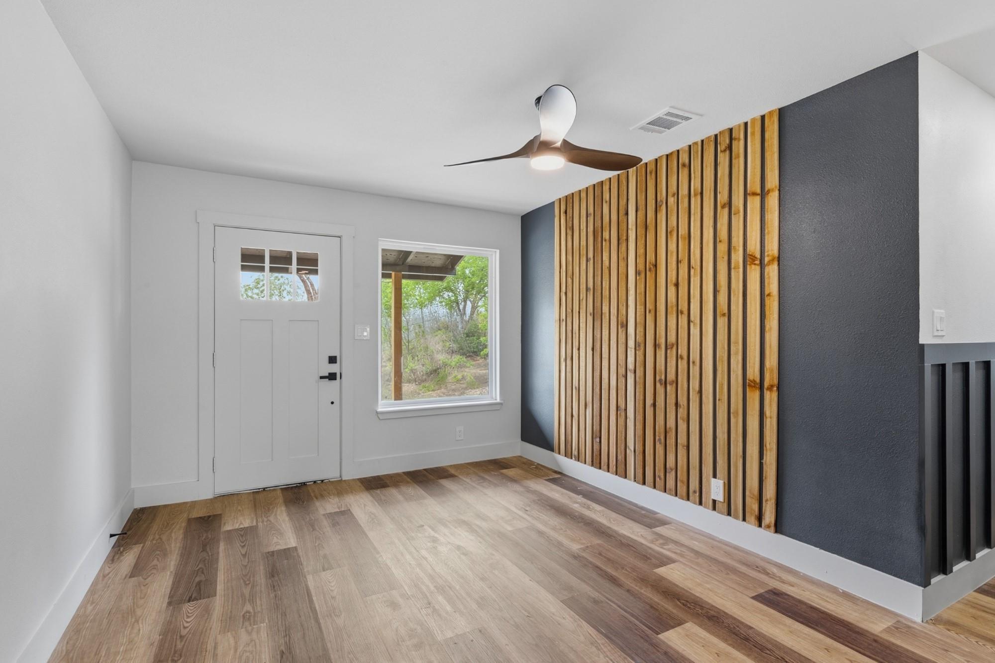 309 E Lola DR
