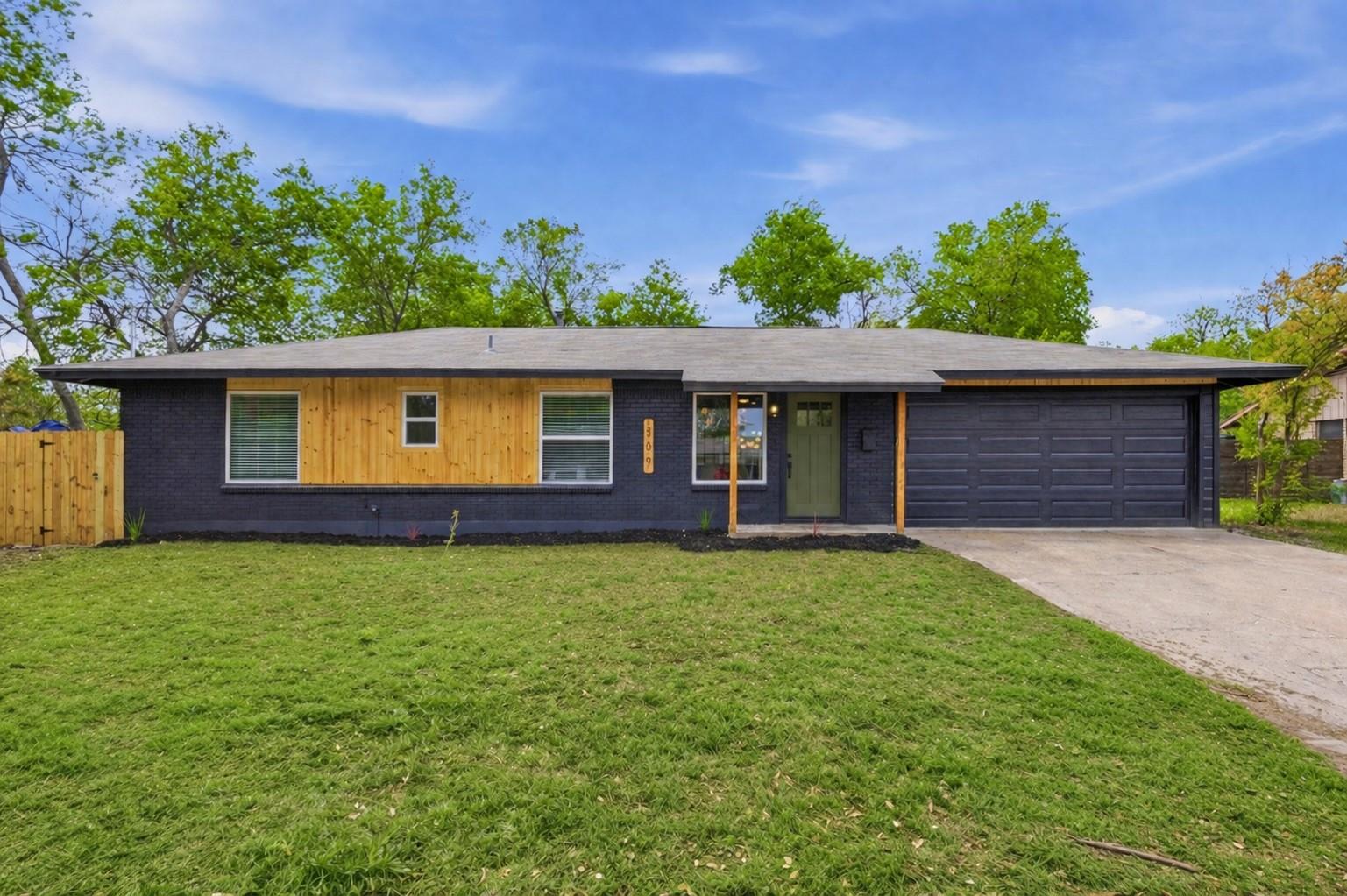 309 E Lola DR