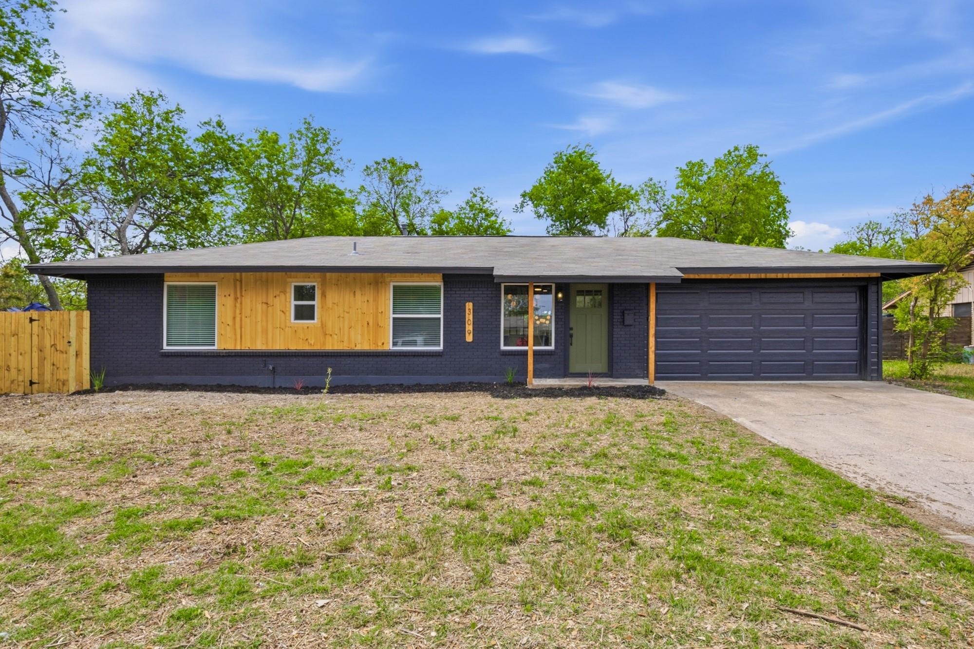 309 E Lola DR