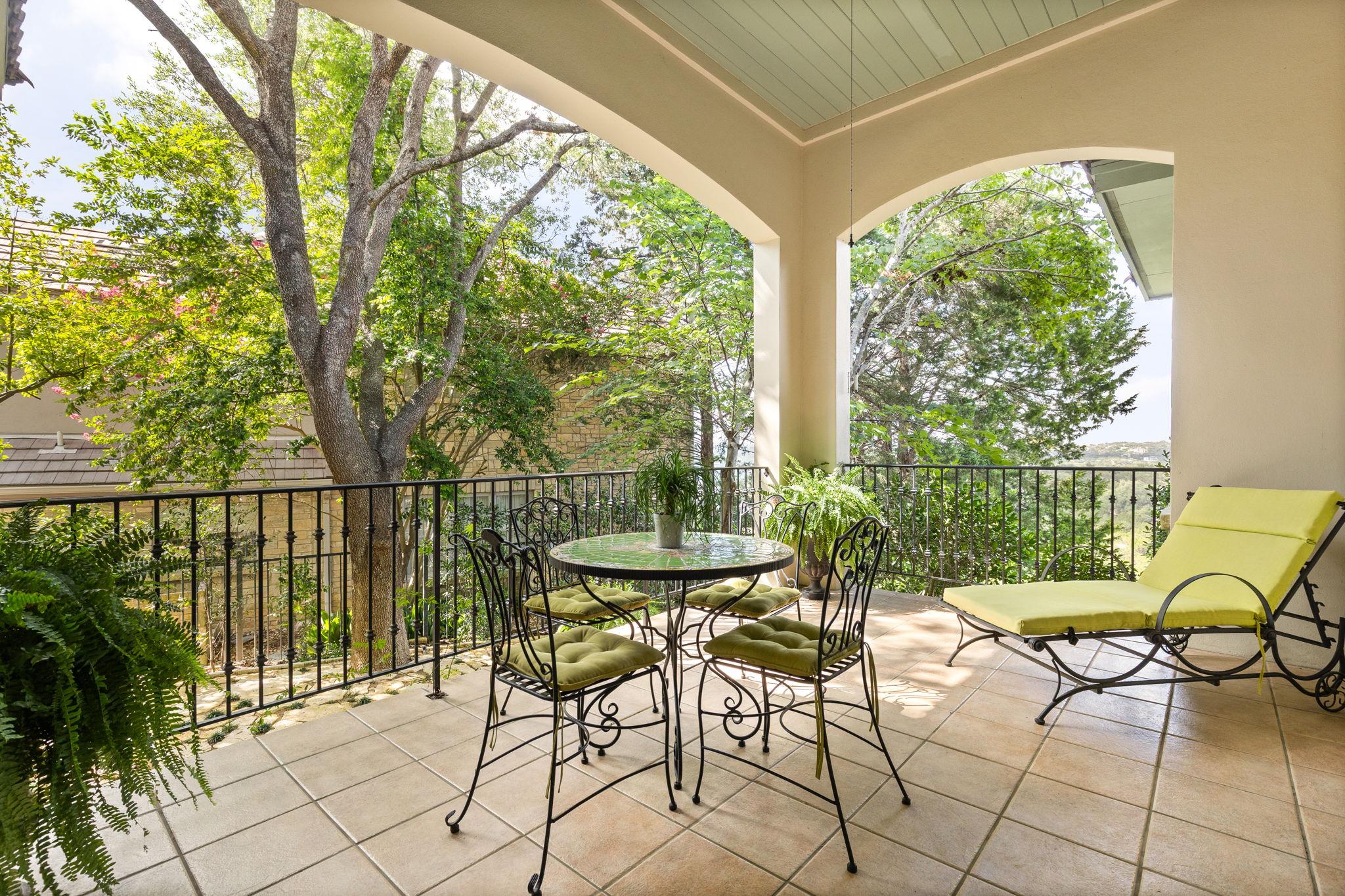 2300 Barton Creek BLVD # 27