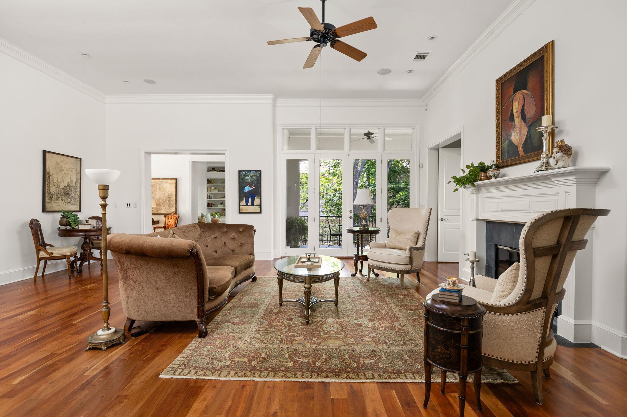 2300 Barton Creek BLVD # 27
