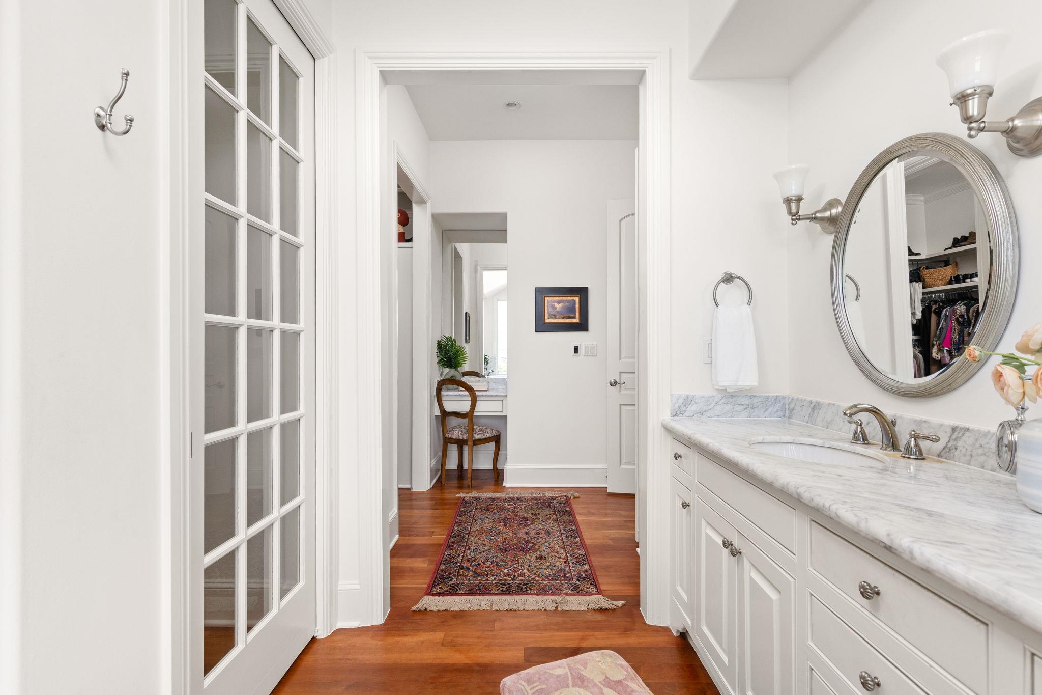 2300 Barton Creek BLVD # 27
