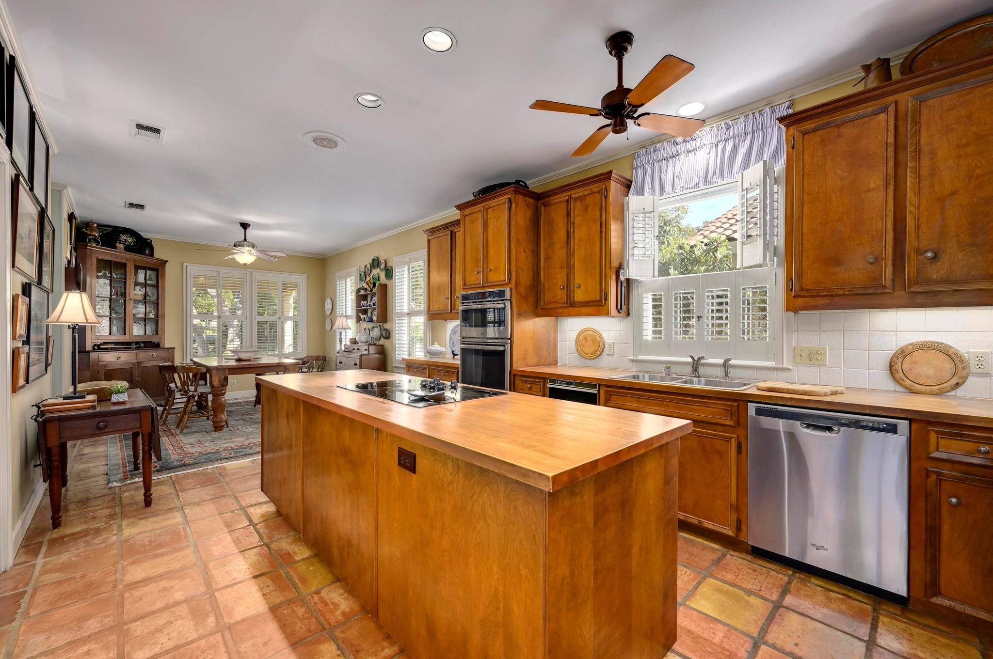 52 Club Estates PKWY