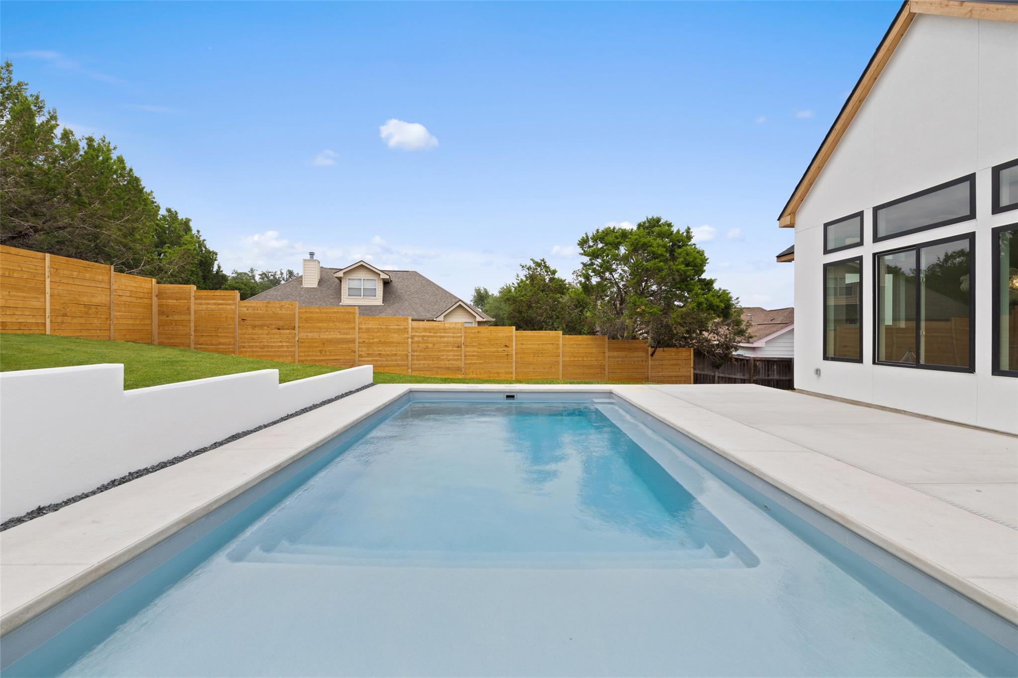 402 Fife DR