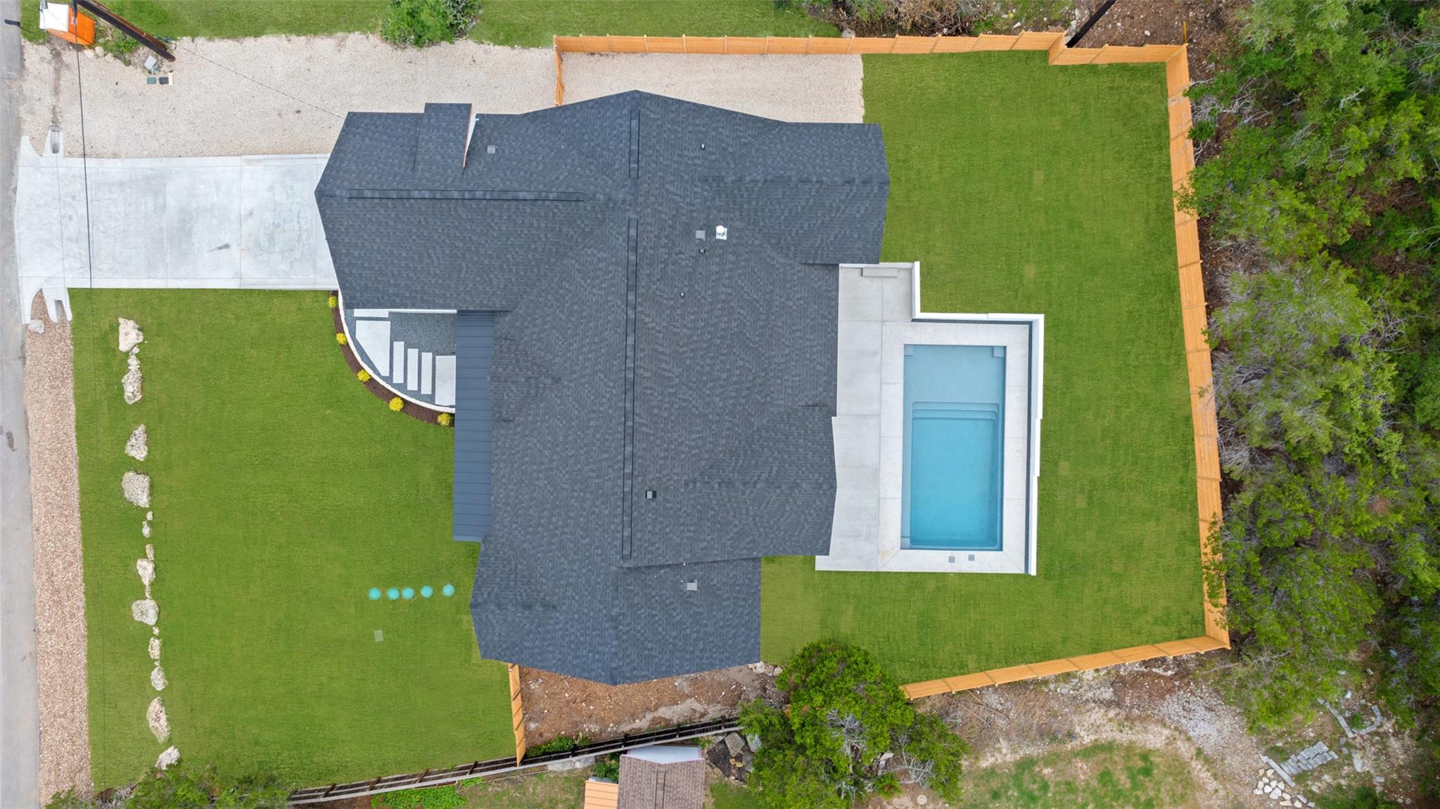 402 Fife DR