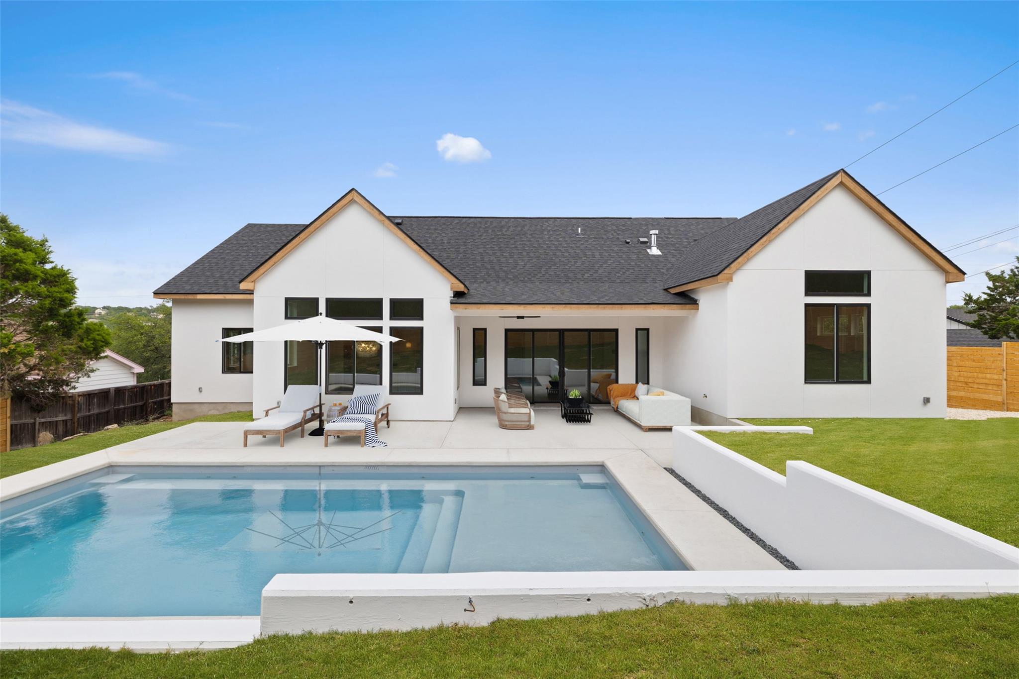 402 Fife DR