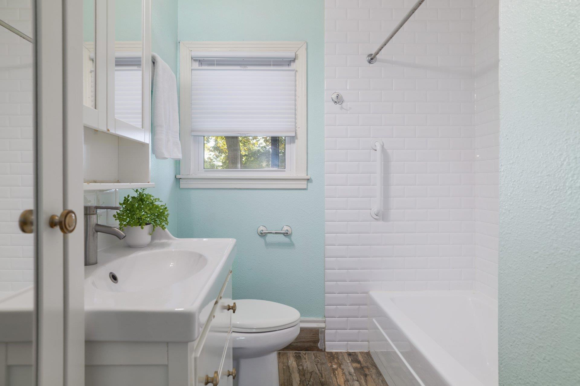 6511 Chesterfield Ave