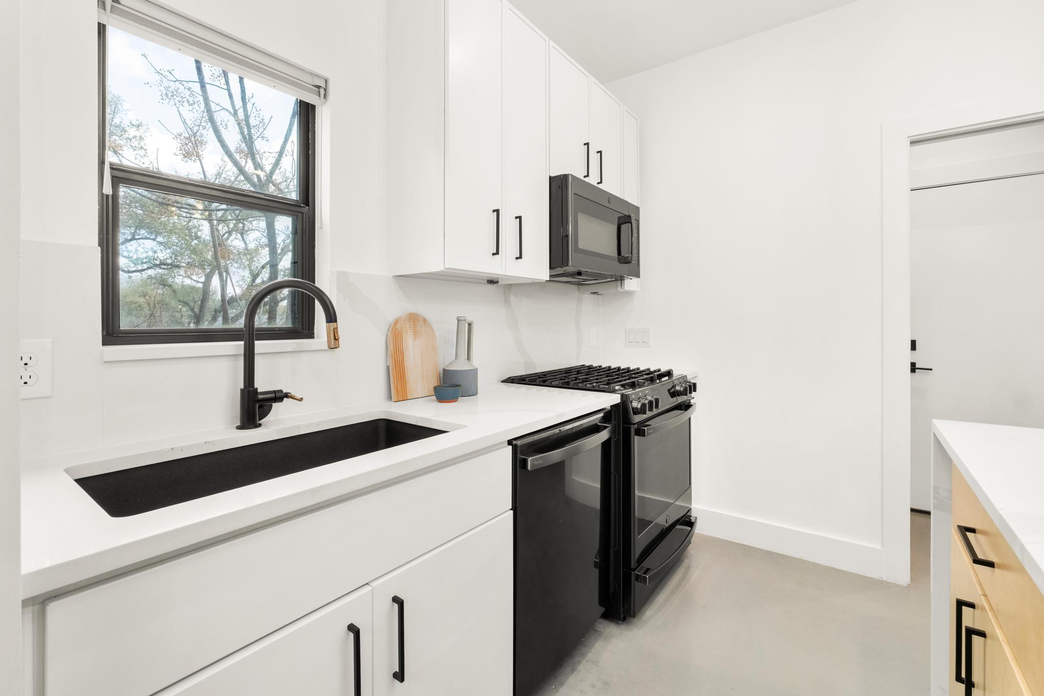 1183 Oak Grove Ave # 2
