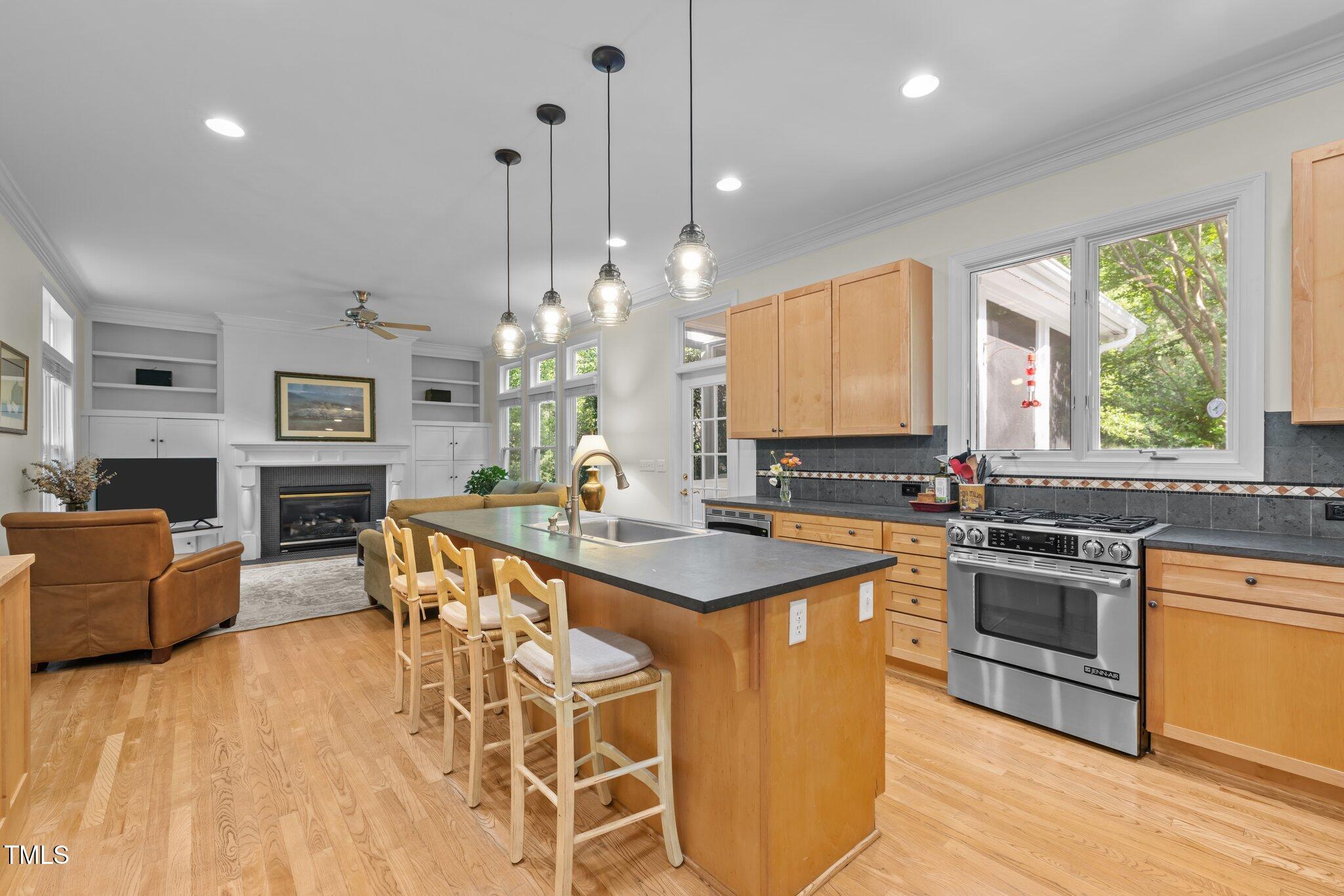 204 Rossburn Way