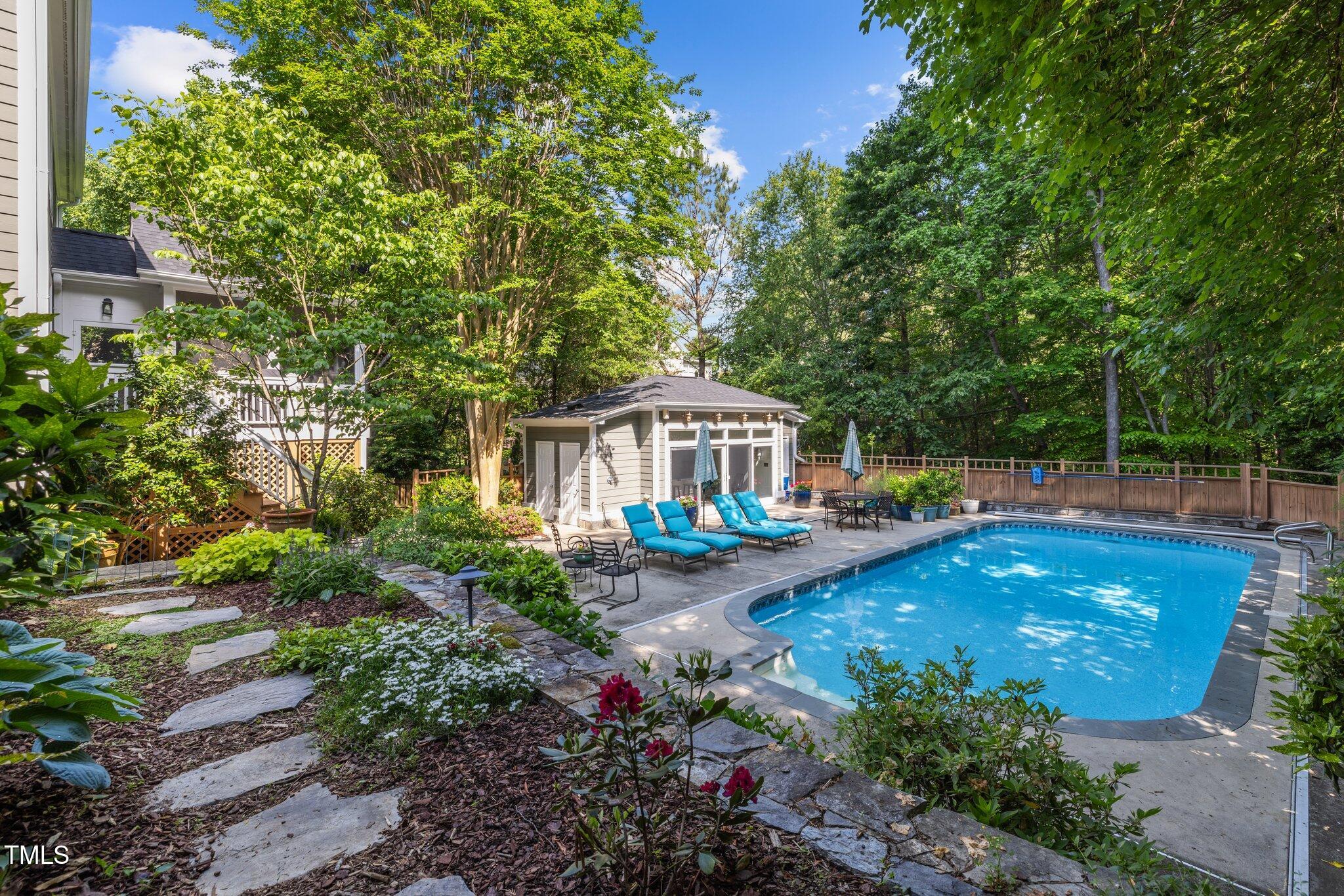 204 Rossburn Way