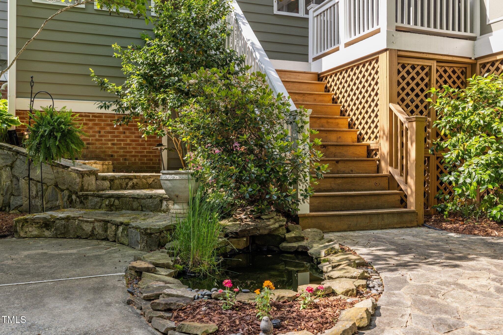204 Rossburn Way